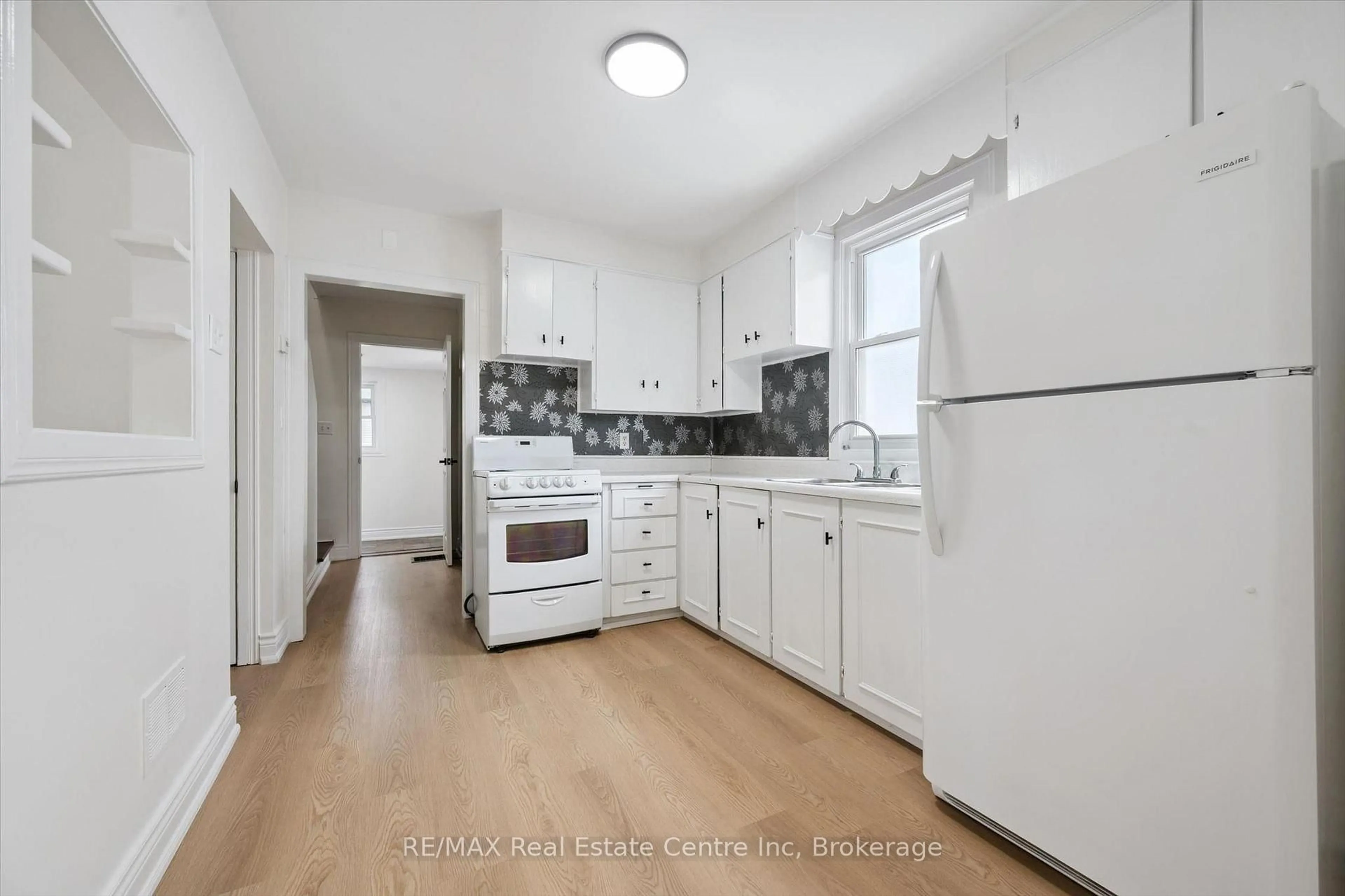 Standard kitchen, unknown for 65 STEVENSON St, Guelph Ontario N1E 5A6