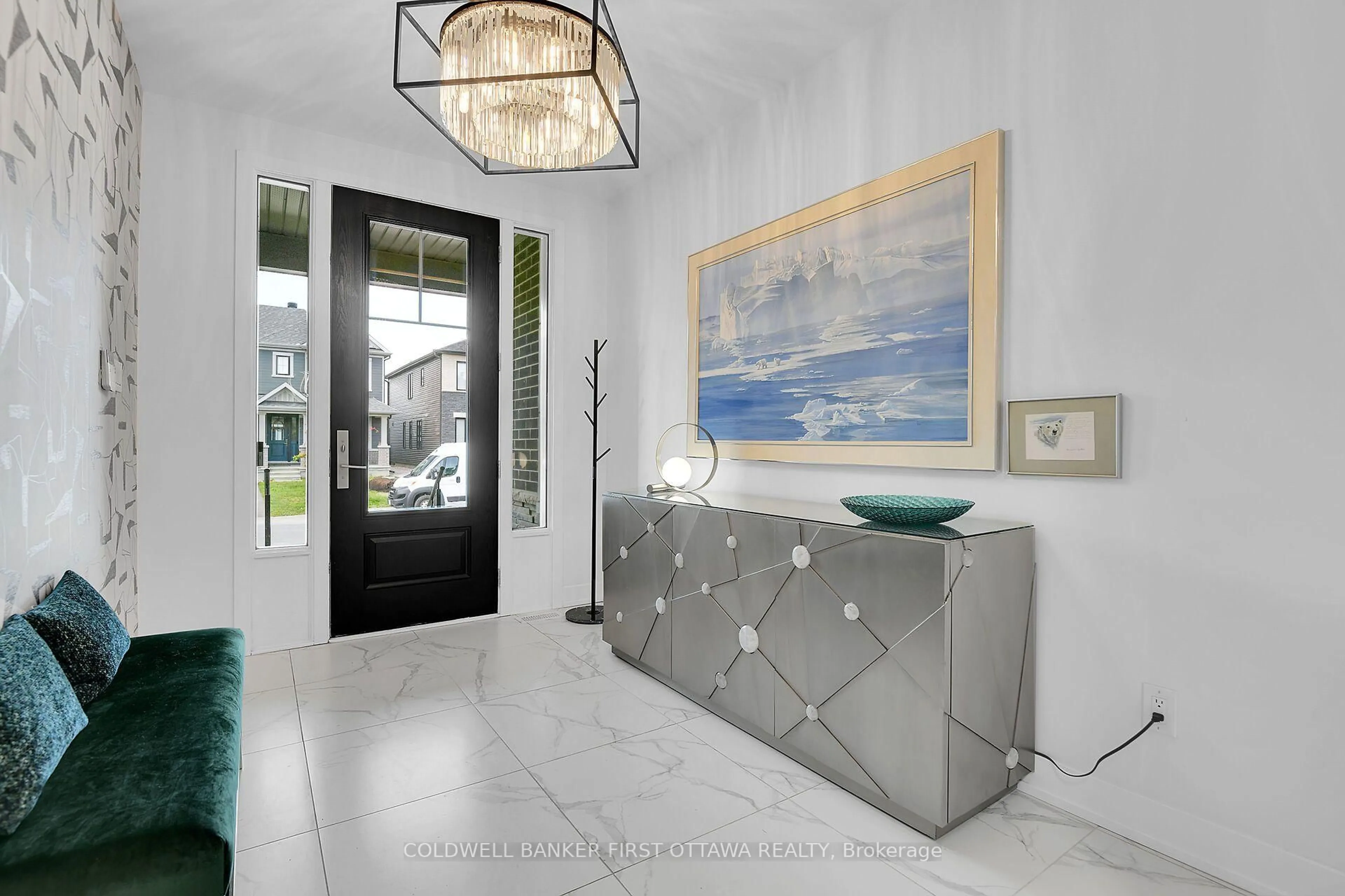 Indoor entryway for 107 Ascari Rd, Ottawa Ontario K4M 0M1