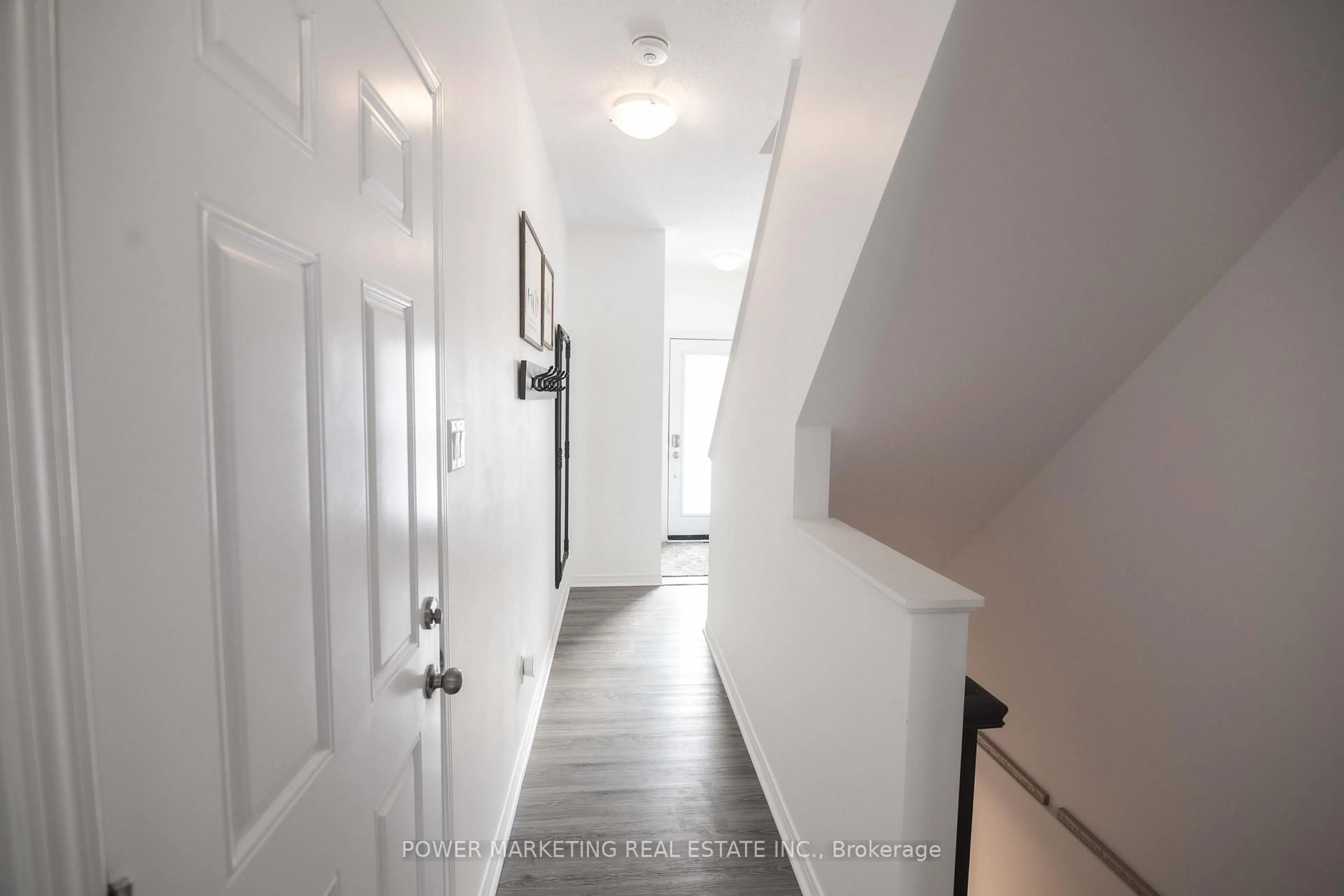 Indoor entryway for 540 Recolte, Ottawa Ontario K1E 0B4