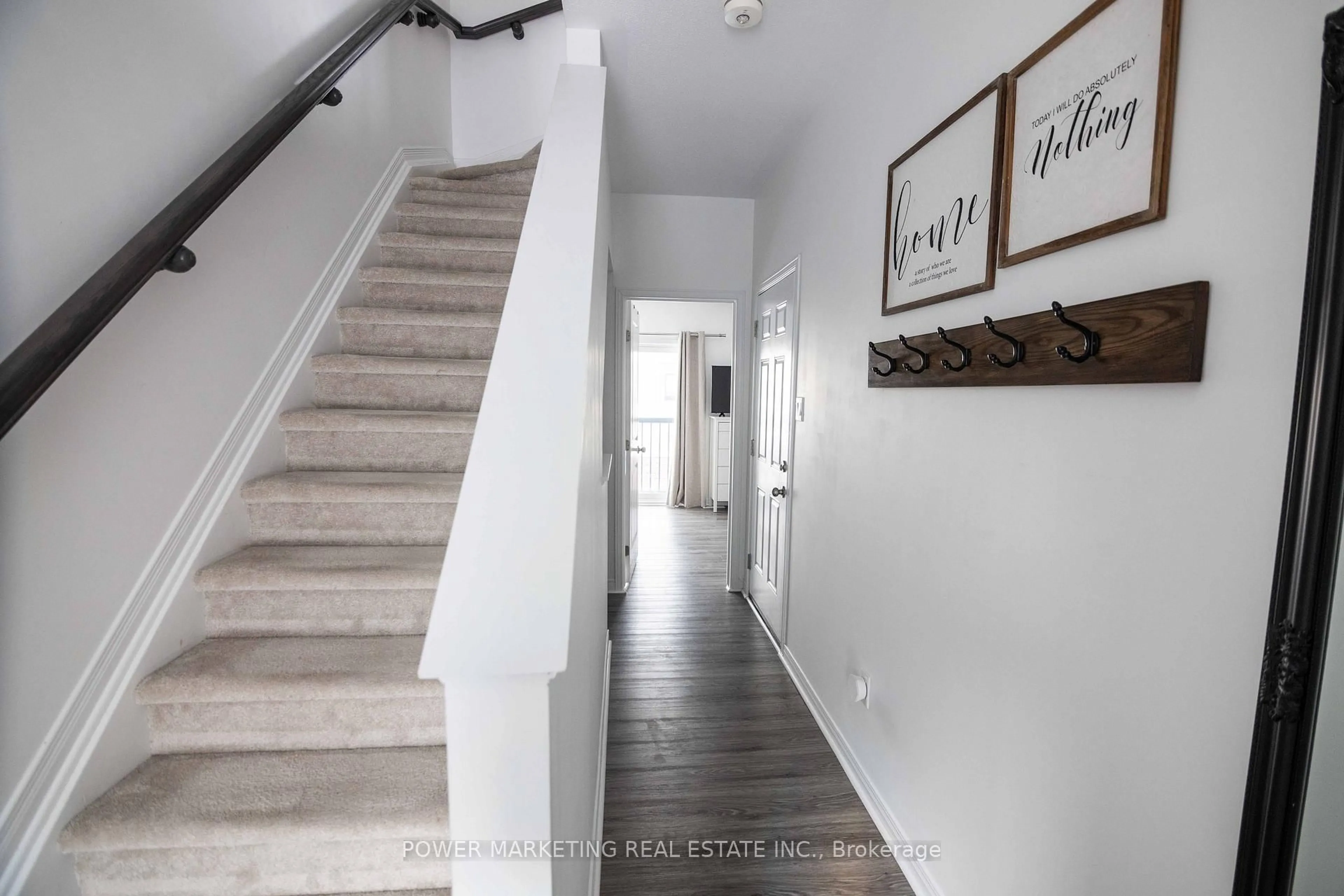 Indoor entryway for 540 Recolte, Ottawa Ontario K1E 0B4