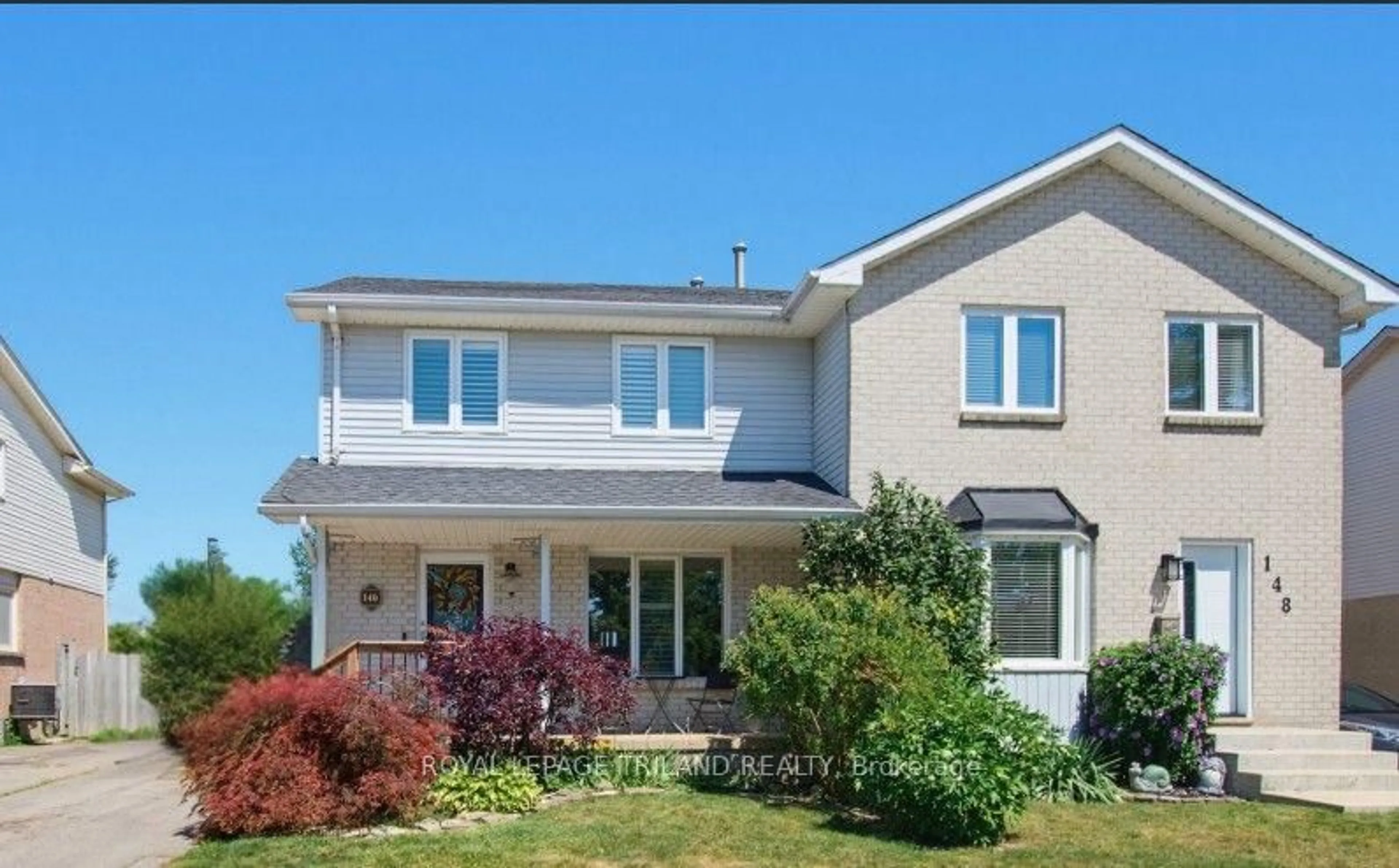 Home with vinyl exterior material, street for 146 Golfdale Cres, London South Ontario N6C 5X3
