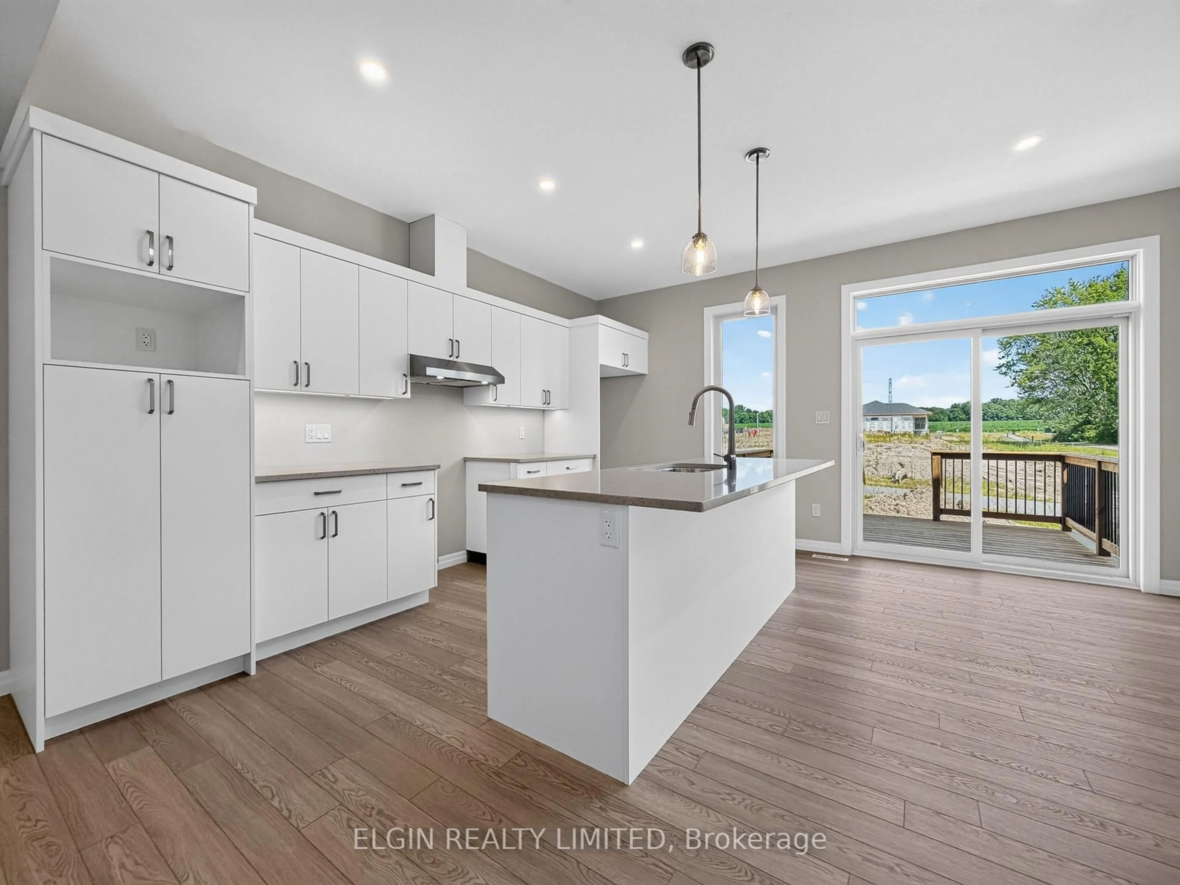Open concept kitchen, unknown for 40 Finch St, Tillsonburg Ontario N4G 0L9