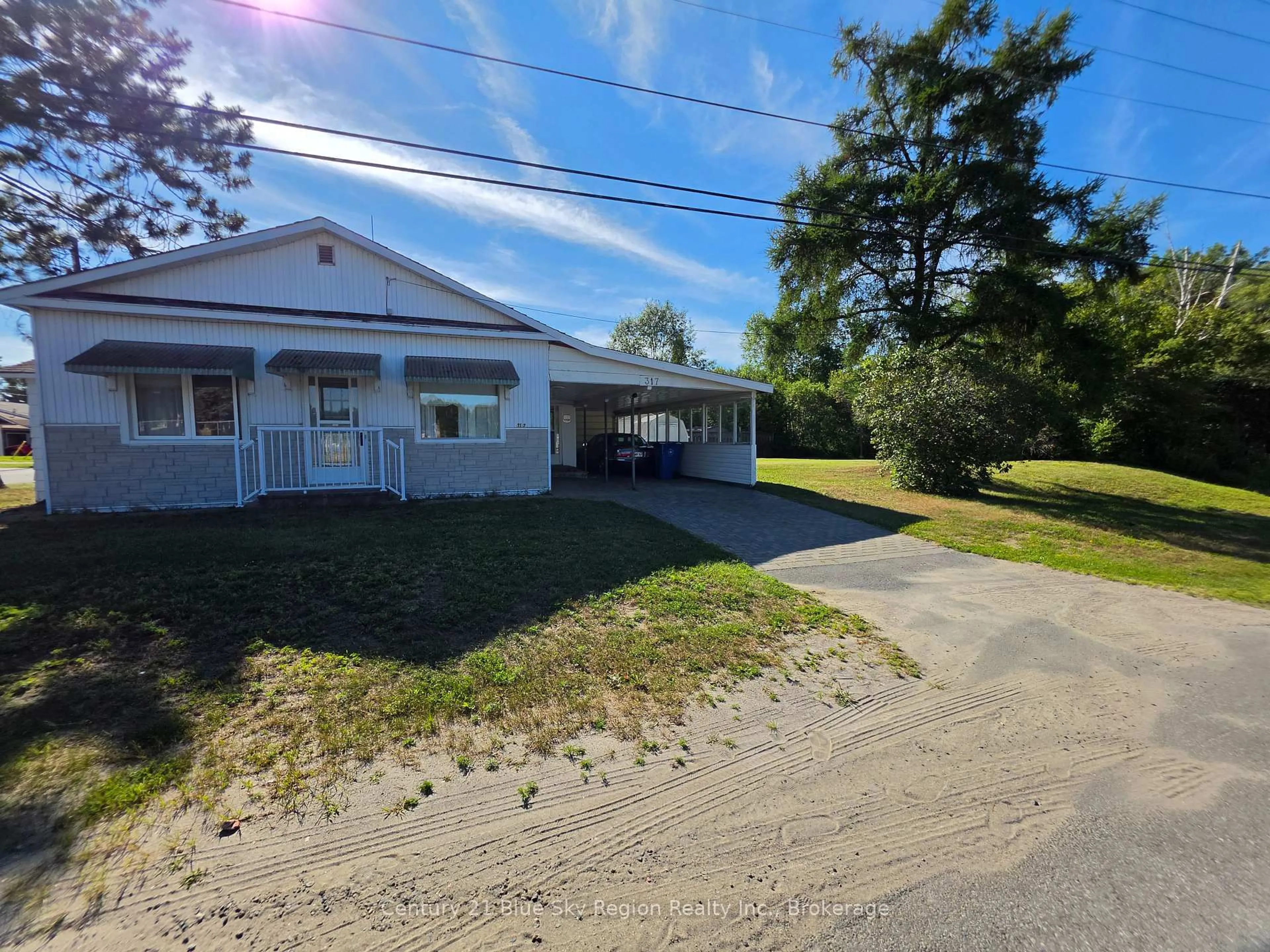 A pic from outside/outdoor area/front of a property/back of a property/a pic from drone, street for 317 Nipissing St, West Nipissing Ontario P2B 3A7