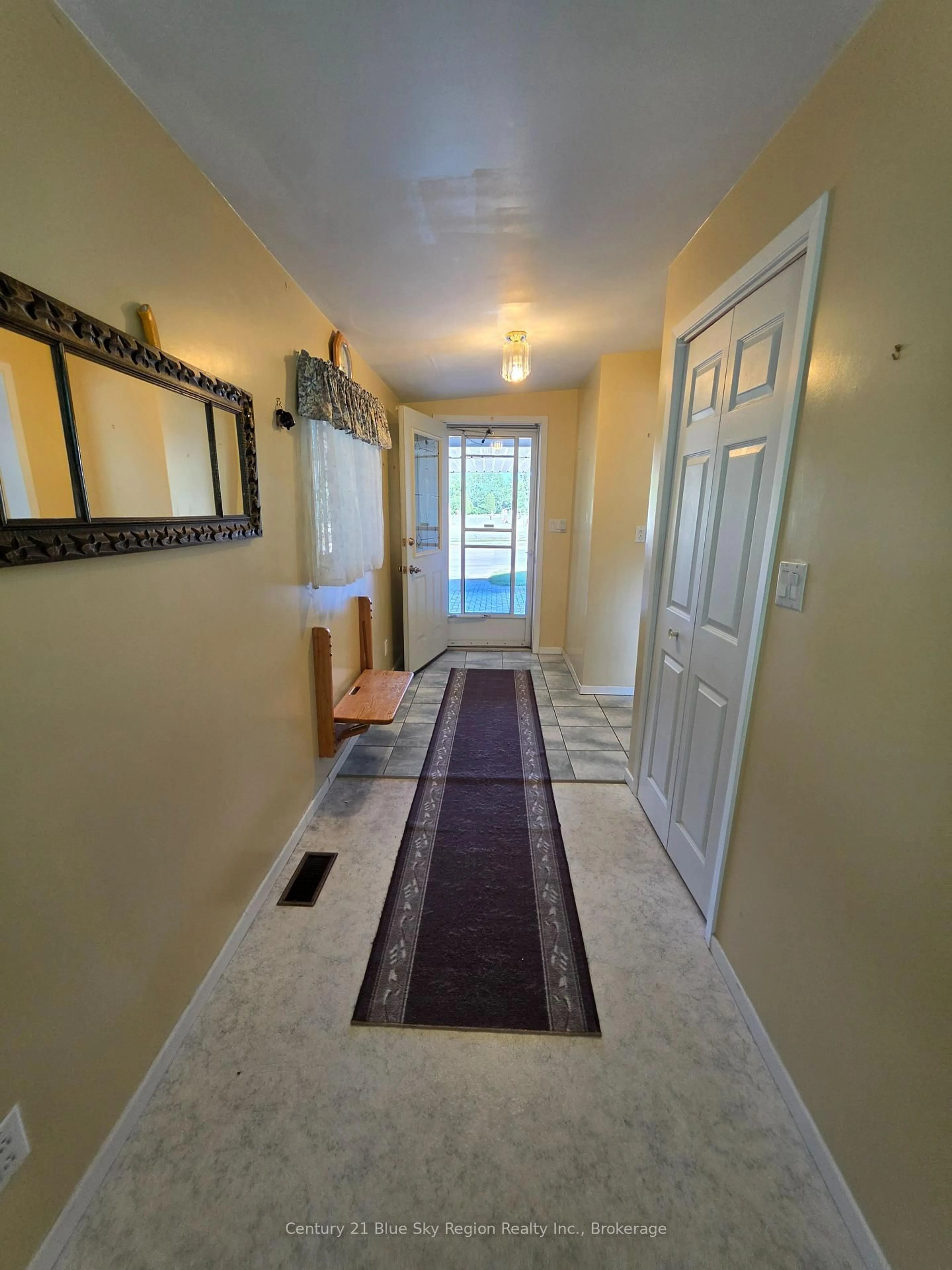 Indoor entryway for 317 Nipissing St, West Nipissing Ontario P2B 3A7