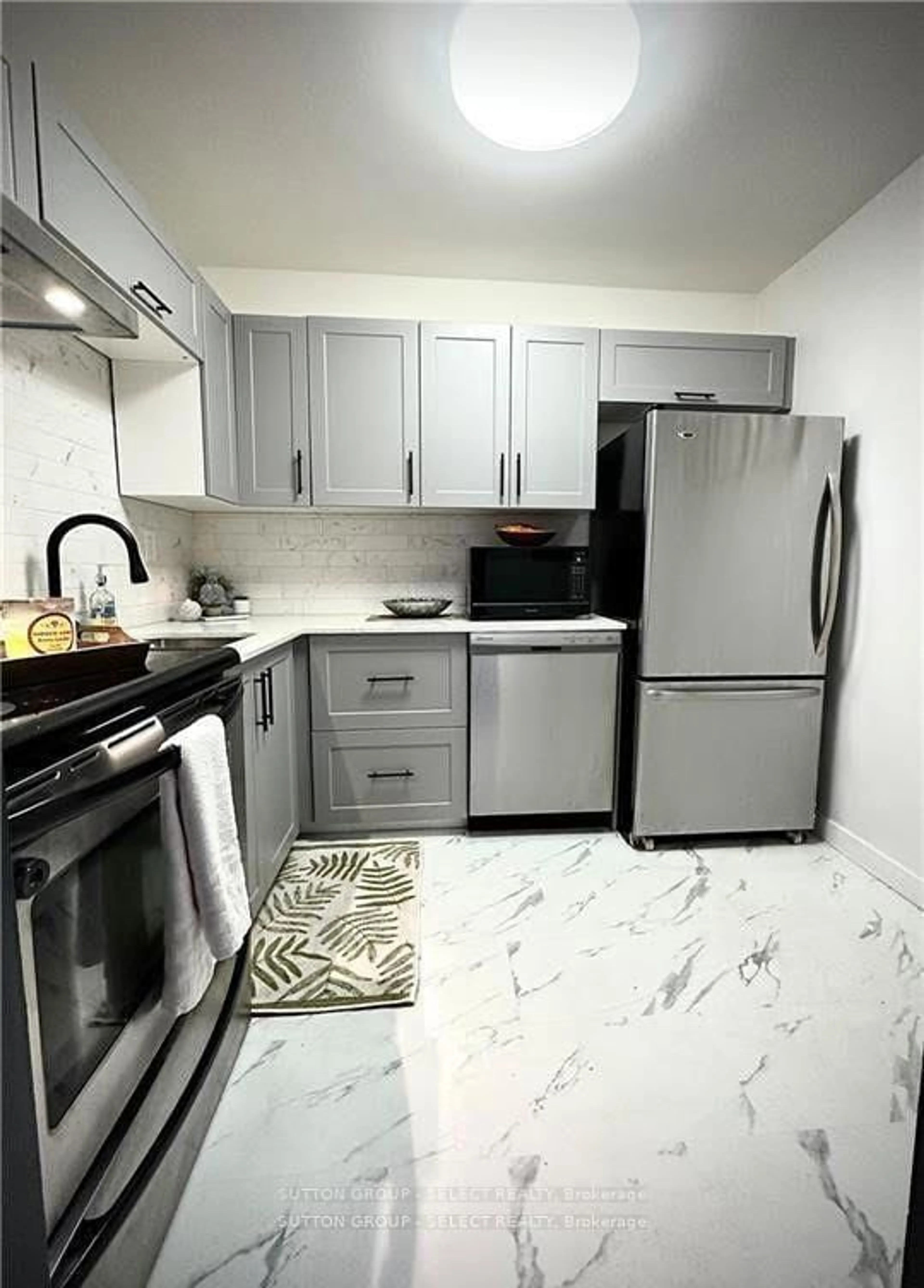 Unknown for 563 Mornington Ave #212, London East Ontario N5Y 4T8