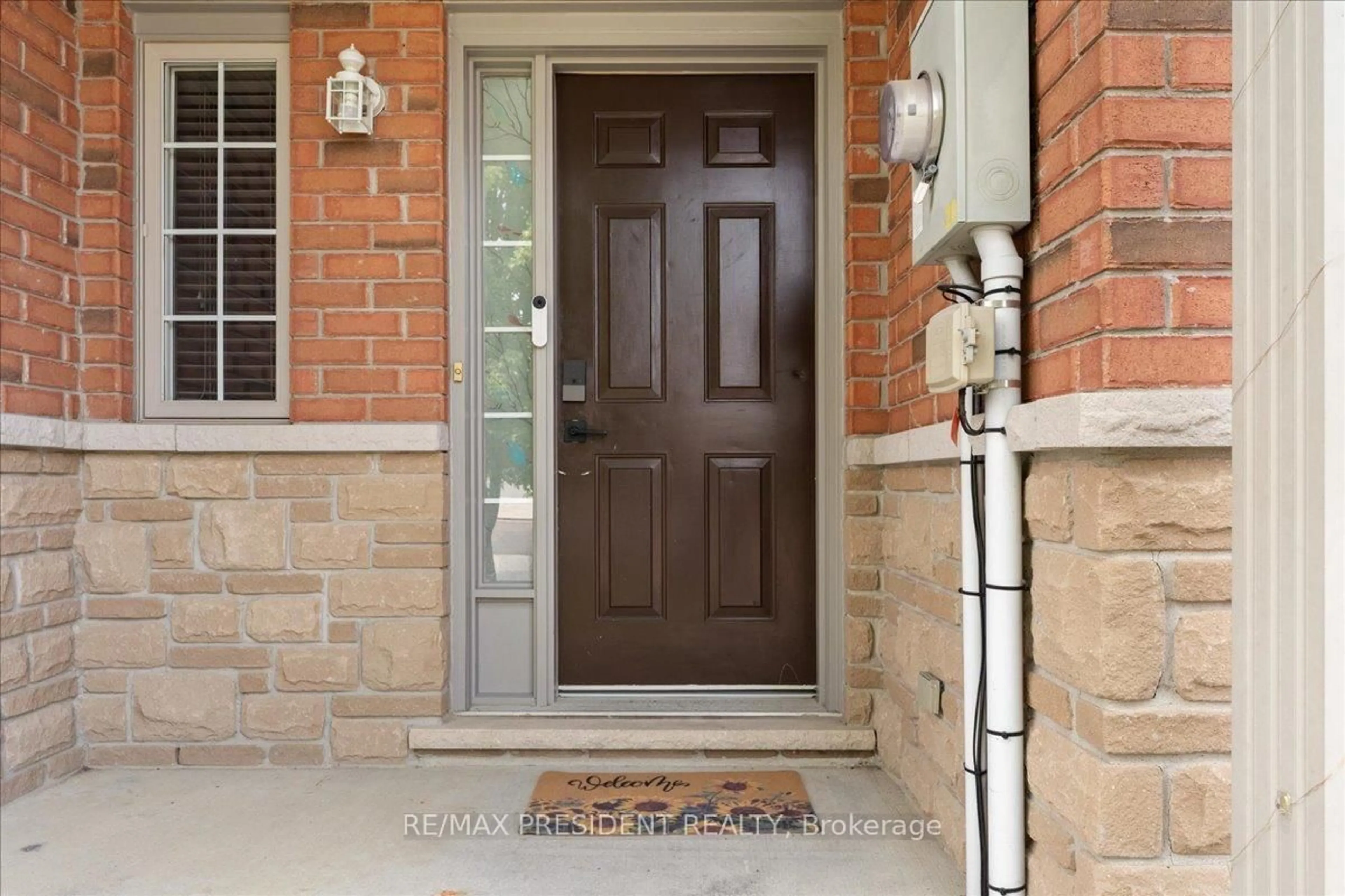 Indoor entryway for 285 Southbrook Dr, Hamilton Ontario L0R 1C0