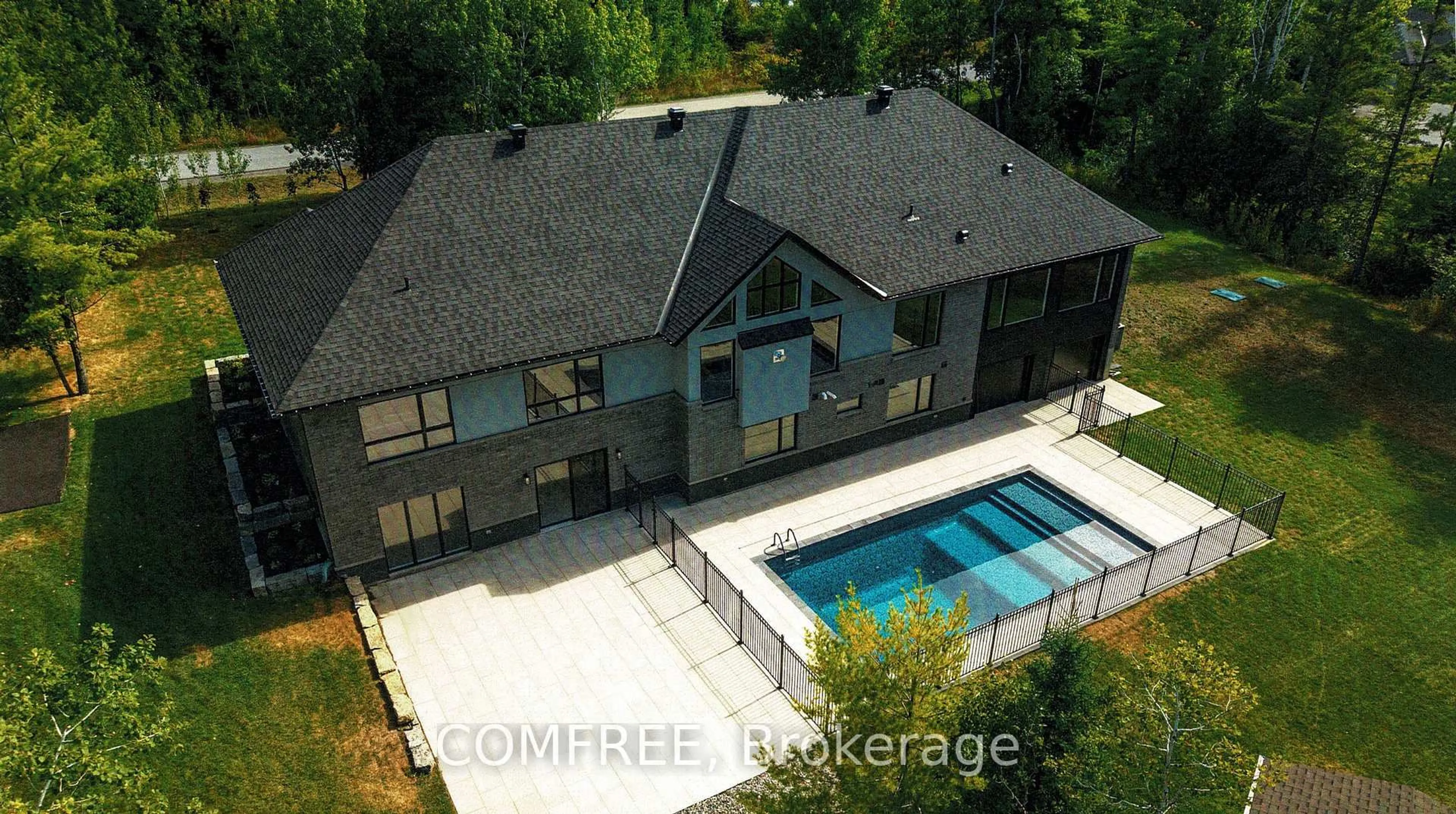 A pic from outside/outdoor area/front of a property/back of a property/a pic from drone, unknown for 135 Cherryhill Dr, Carp Ontario K0A 1L0