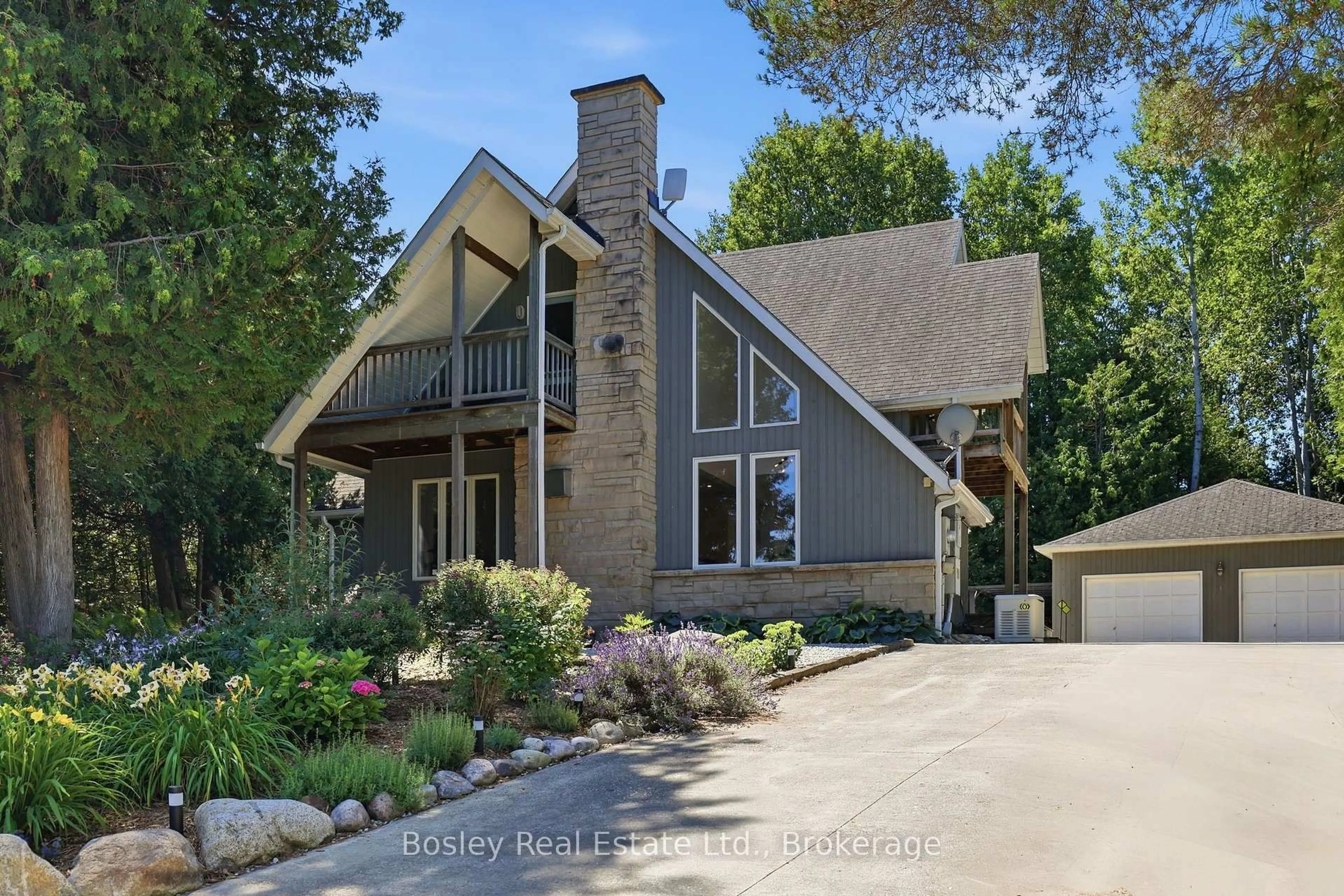 Home with brick exterior material, unknown for 164 Bay St, Blue Mountains Ontario N0H 2P0