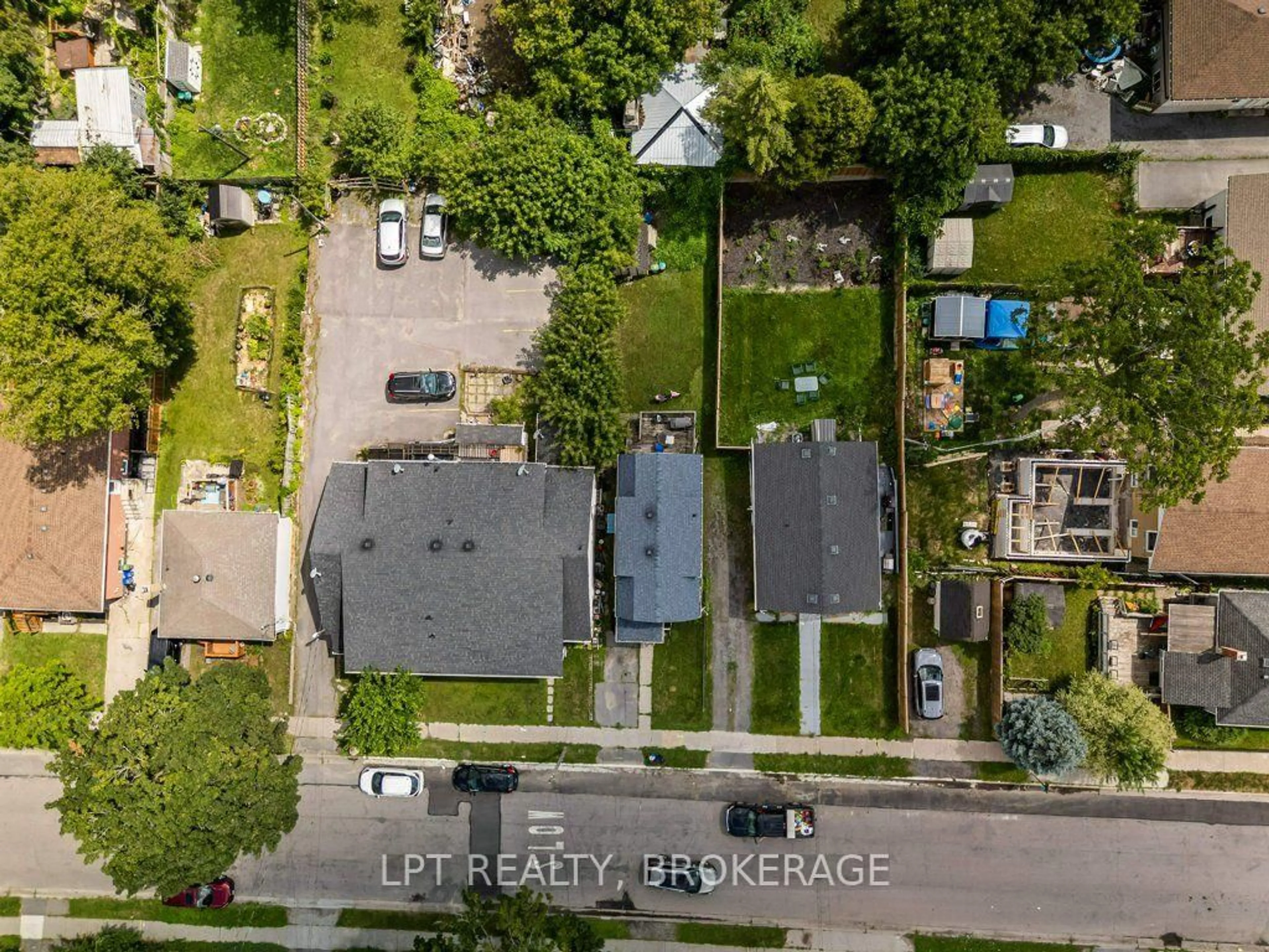 A pic from outside/outdoor area/front of a property/back of a property/a pic from drone, street for 13 Kingscourt Ave, Kingston Ontario K7K 4N6