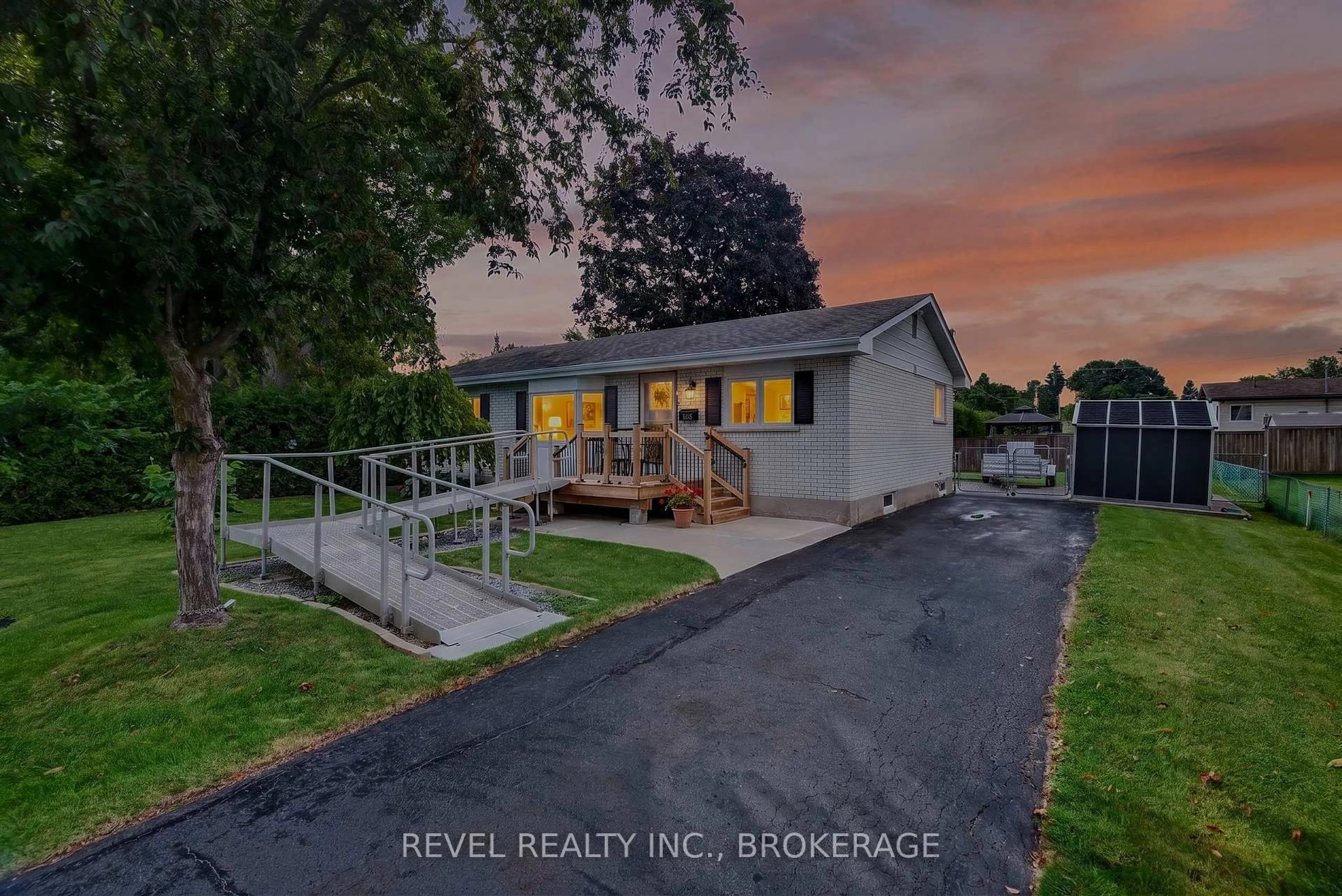 A pic from outside/outdoor area/front of a property/back of a property/a pic from drone, street for 813 Camberley Cres, Kingston Ontario K7M 4C6