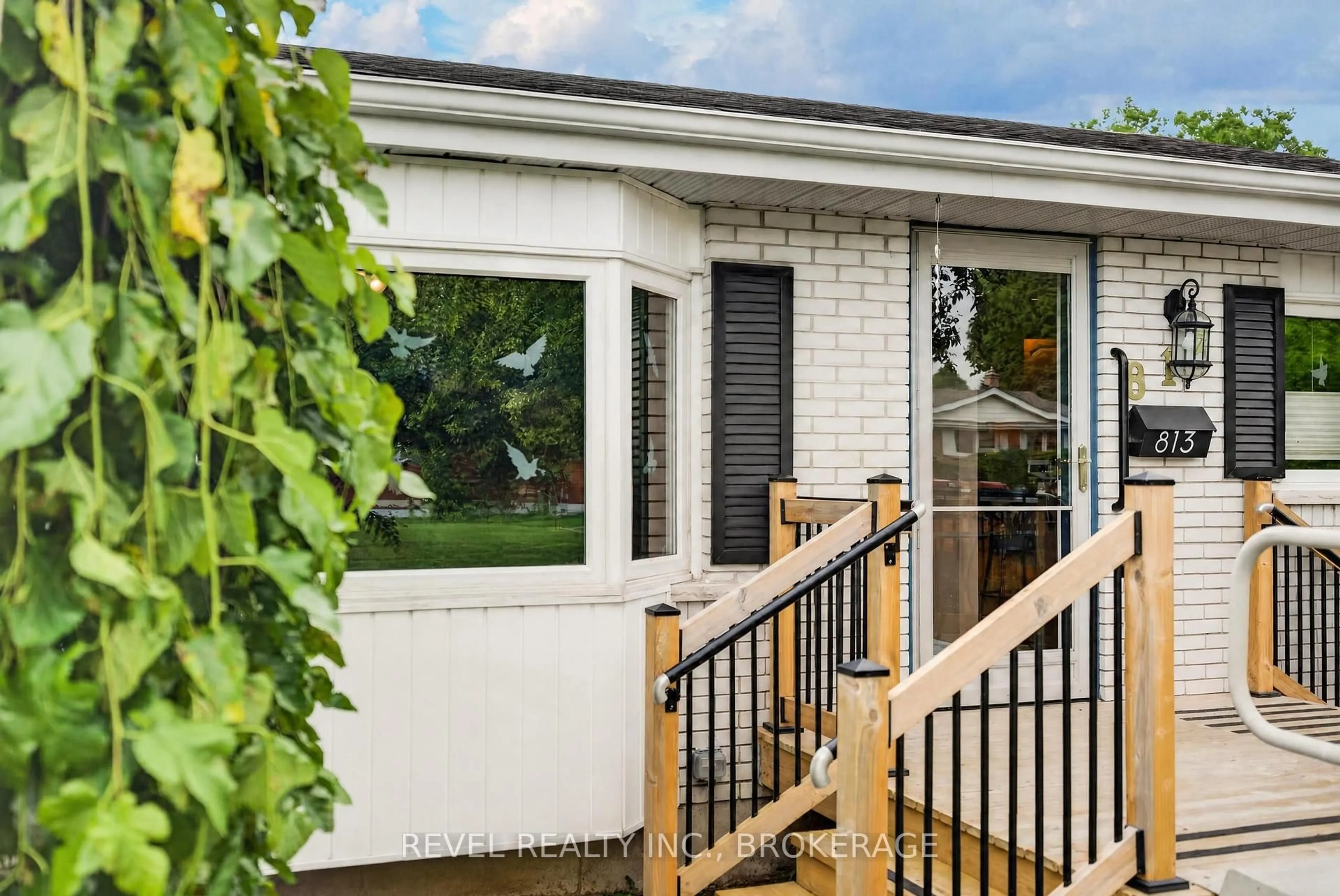 Home with vinyl exterior material, street for 813 Camberley Cres, Kingston Ontario K7M 4C6