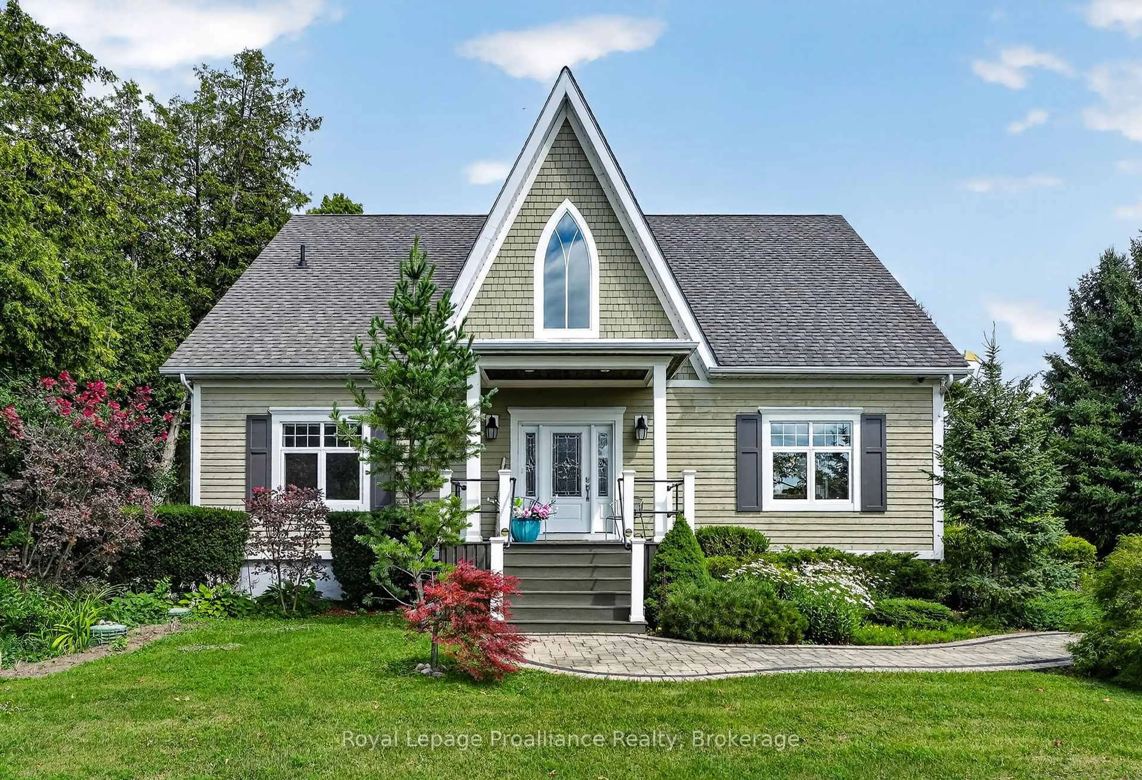 Home with vinyl exterior material, street for 3889 Burnham St, Hamilton Township Ontario K9A 4J9