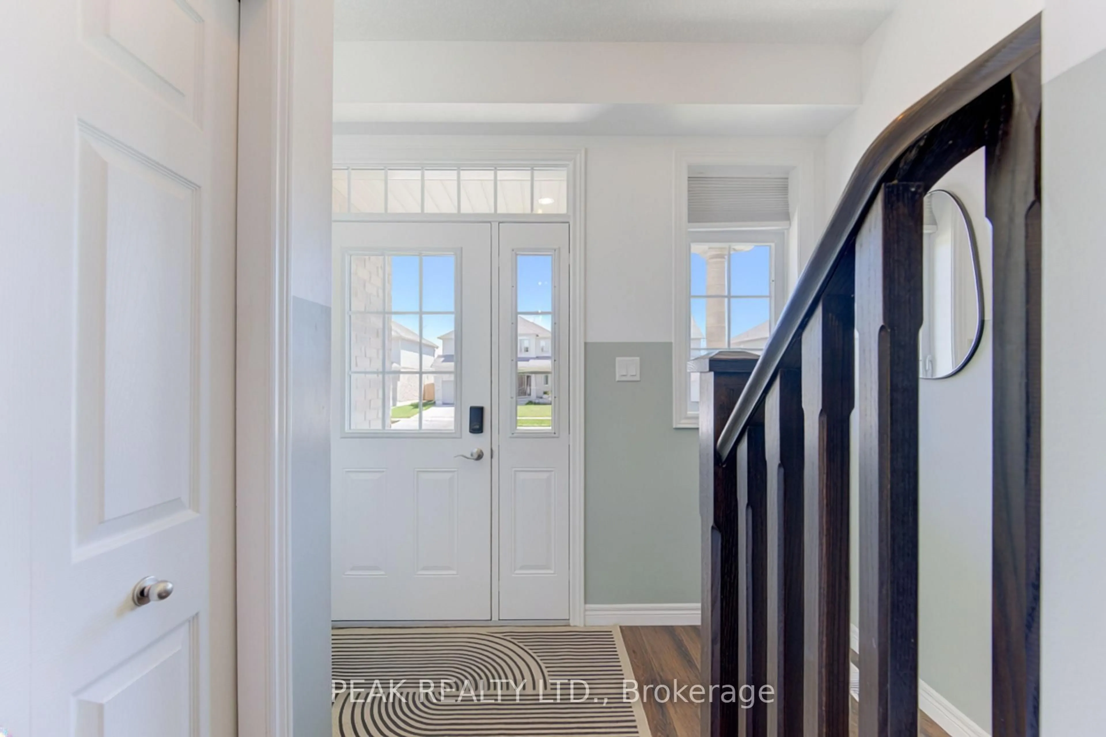 Indoor entryway for 118 Brown St, Stratford Ontario N5A 0B8