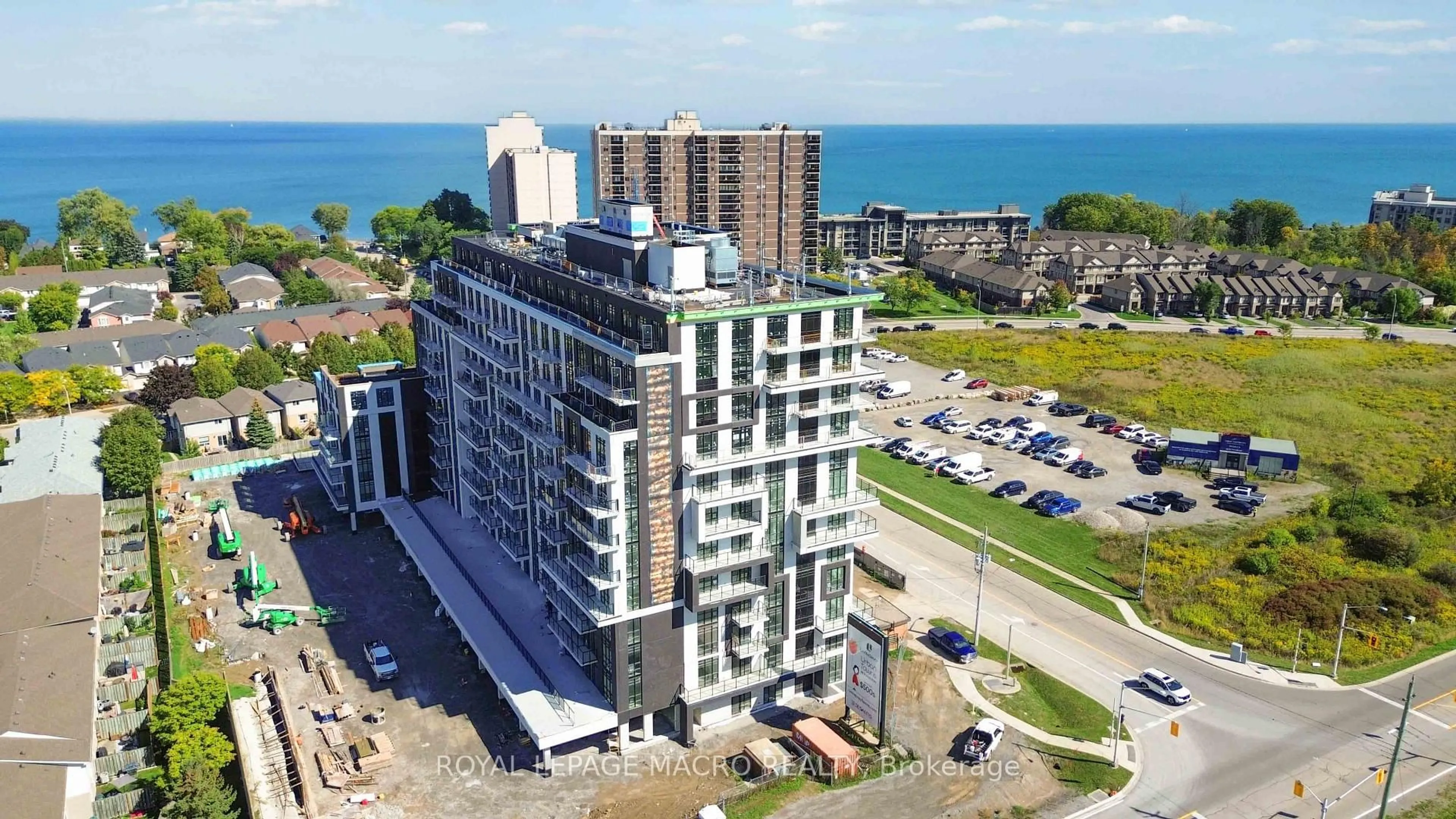 A pic from outside/outdoor area/front of a property/back of a property/a pic from drone, building for 461 Green Rd #1018, Hamilton Ontario L8E 5B4