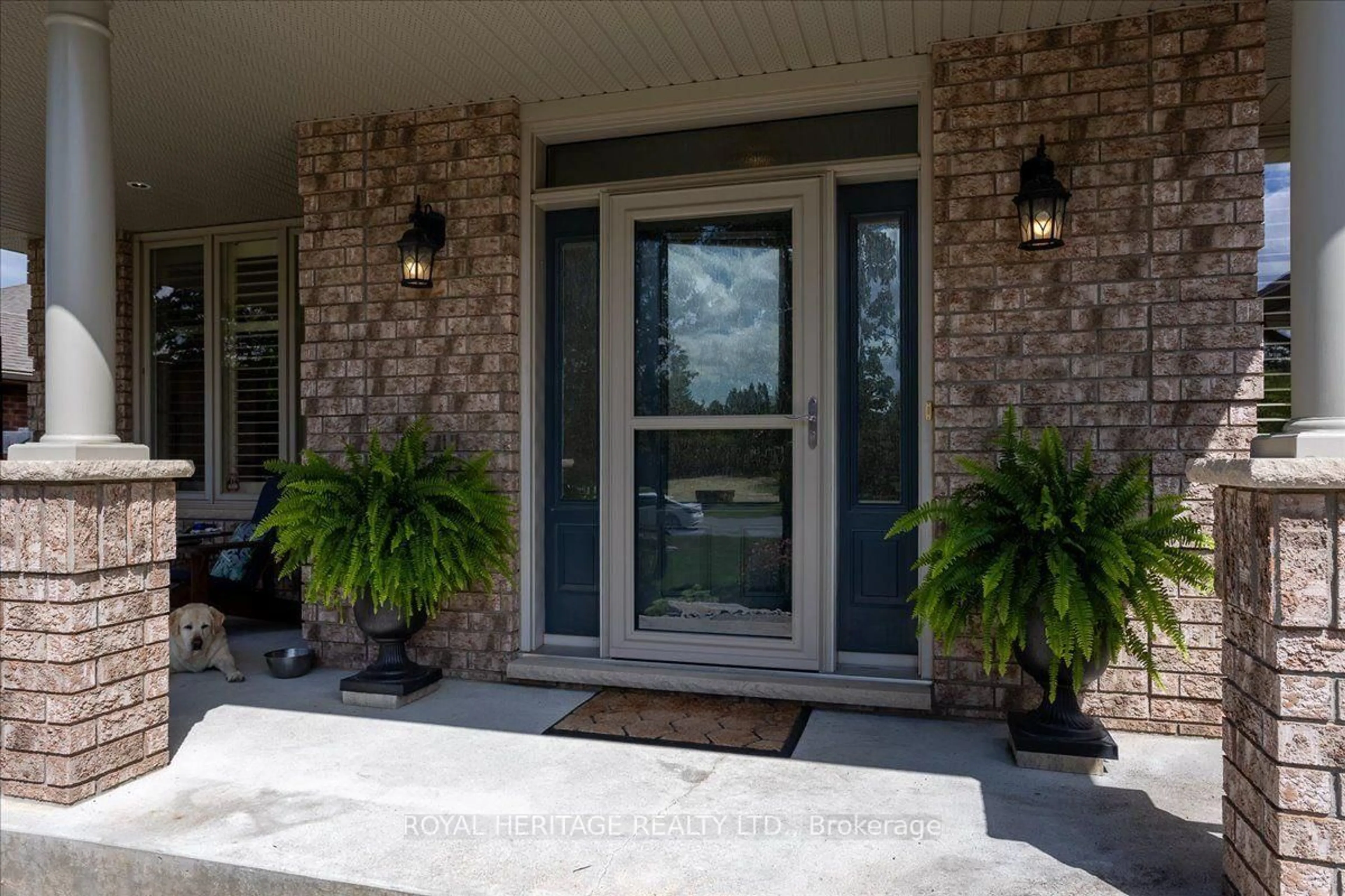 Indoor entryway for 85 South Harbour Dr, Kawartha Lakes Ontario K0M 1A0