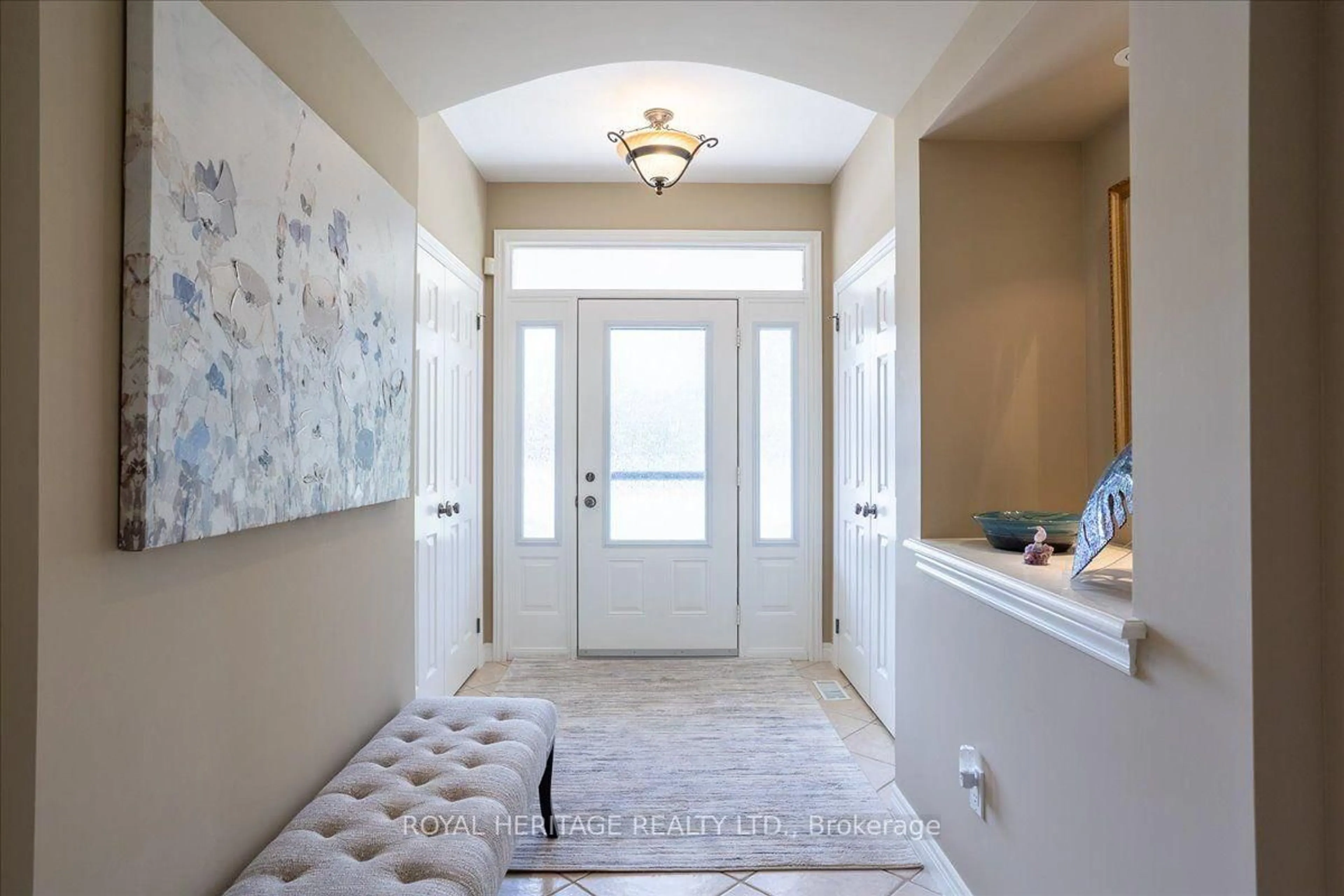 Indoor entryway for 85 South Harbour Dr, Kawartha Lakes Ontario K0M 1A0