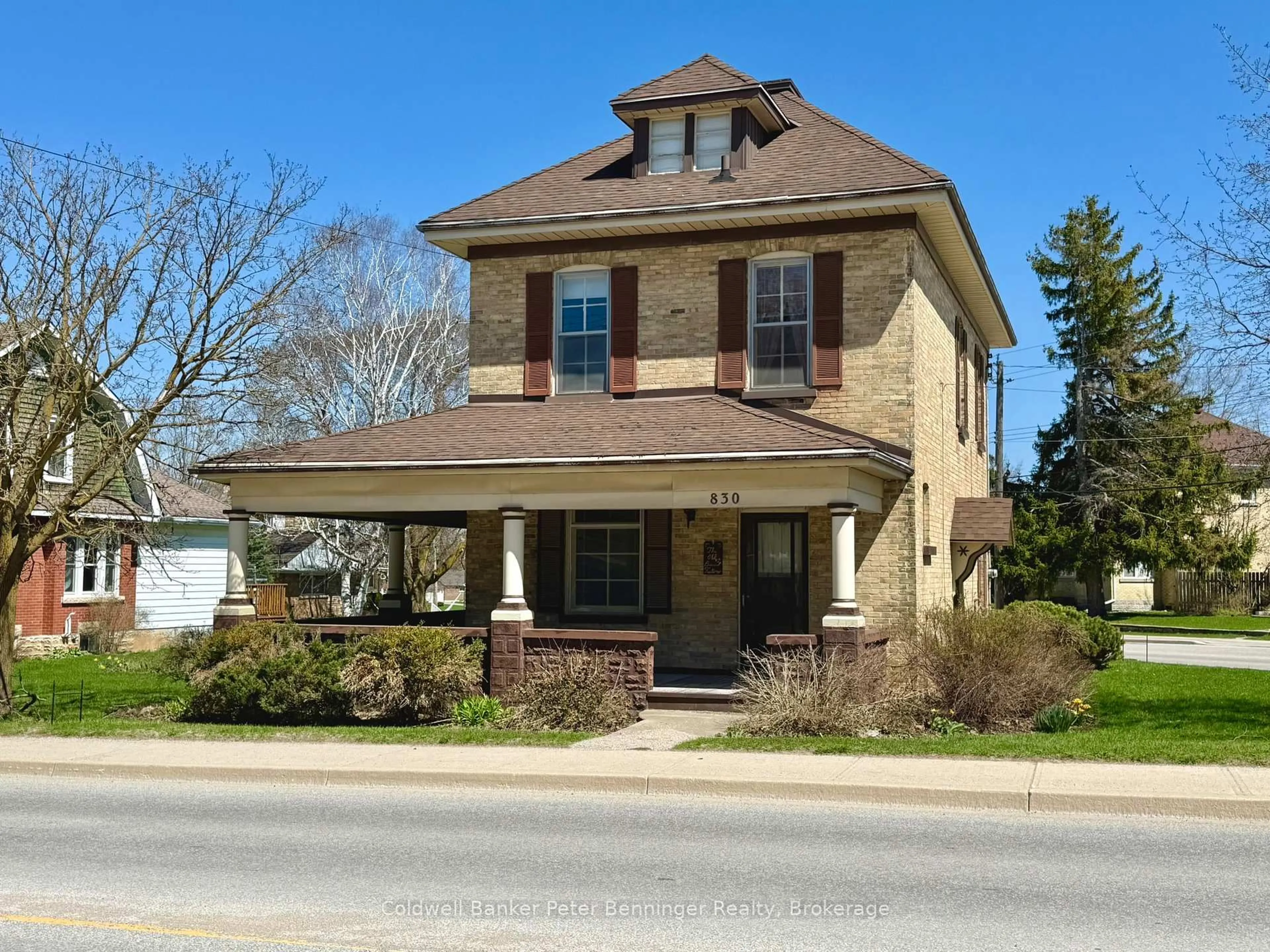 Home with brick exterior material, street for 830 Yonge St, Brockton Ontario N0G 2V0