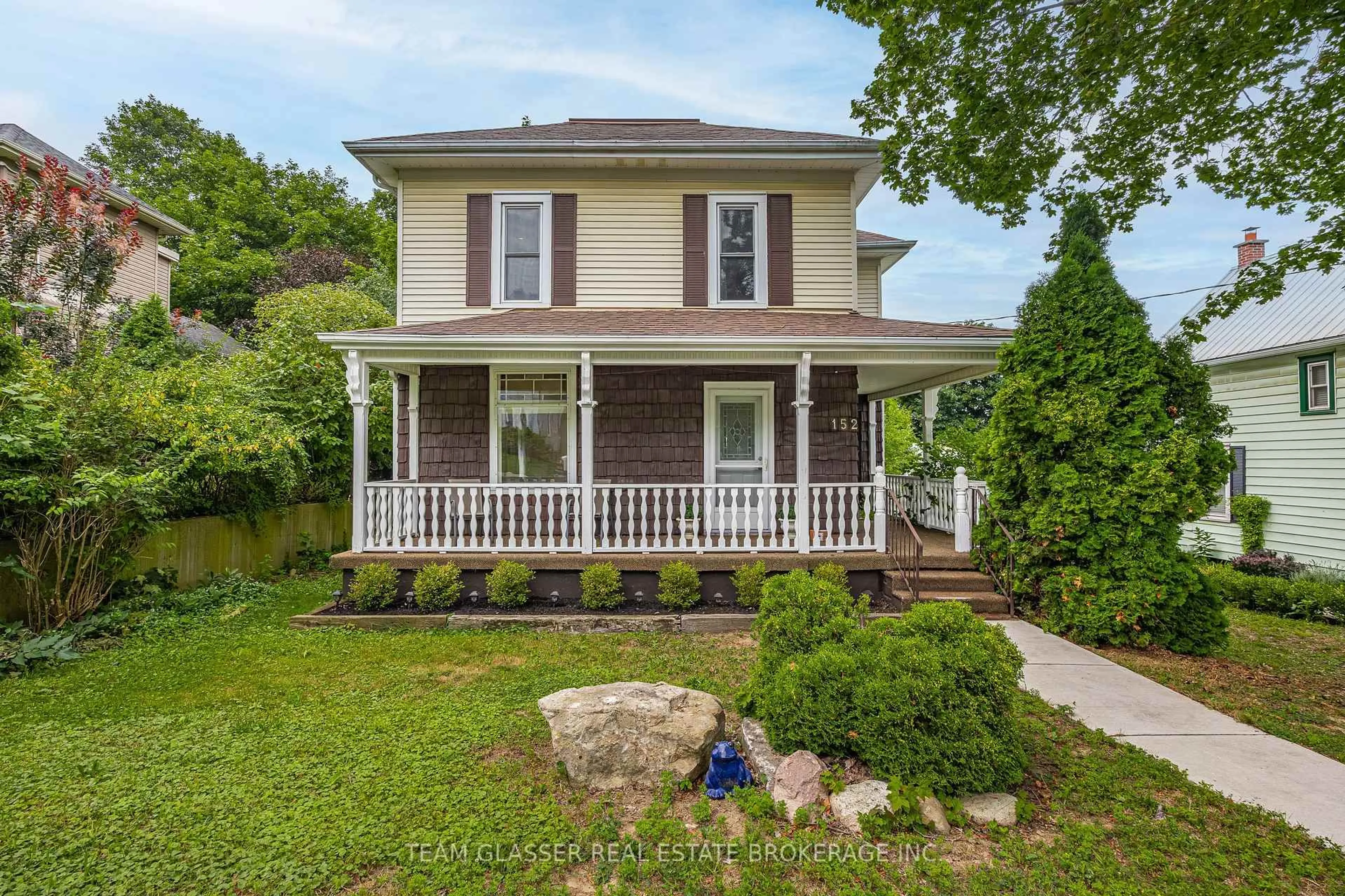 Home with vinyl exterior material, street for 152 WONHAM St, Ingersoll Ontario N5C 2Z2