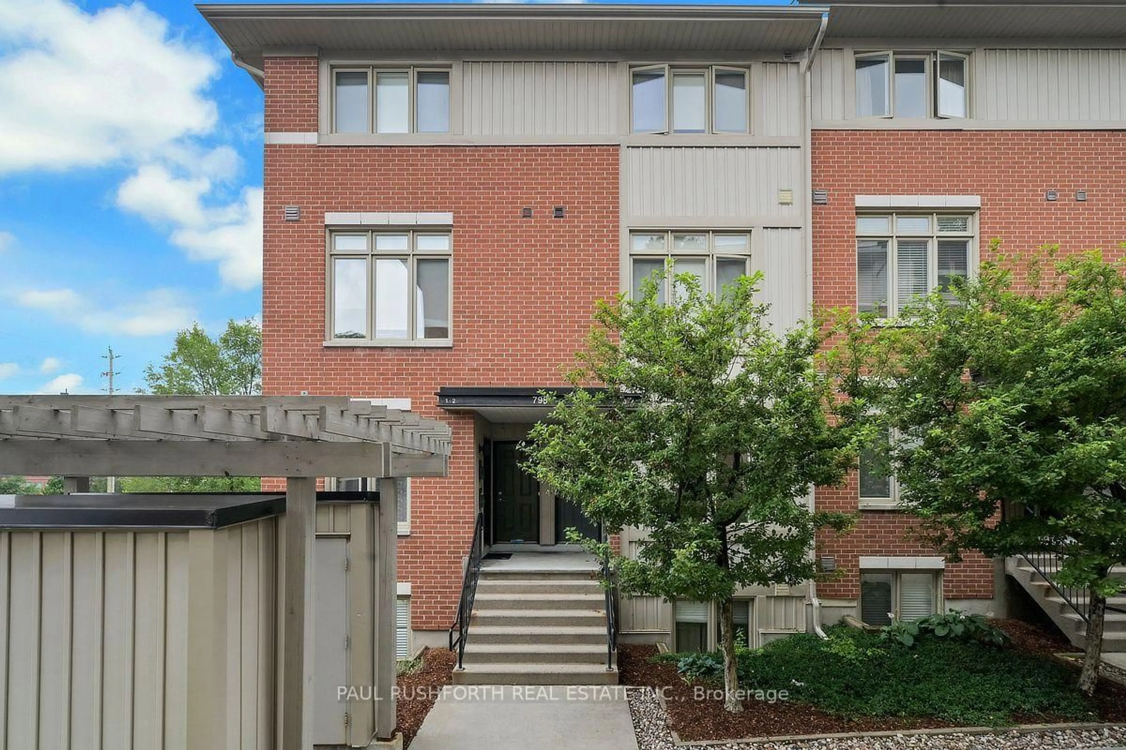 Home with brick exterior material, street for 795 Montreal Rd #3, Ottawa Ontario K1K 0S9