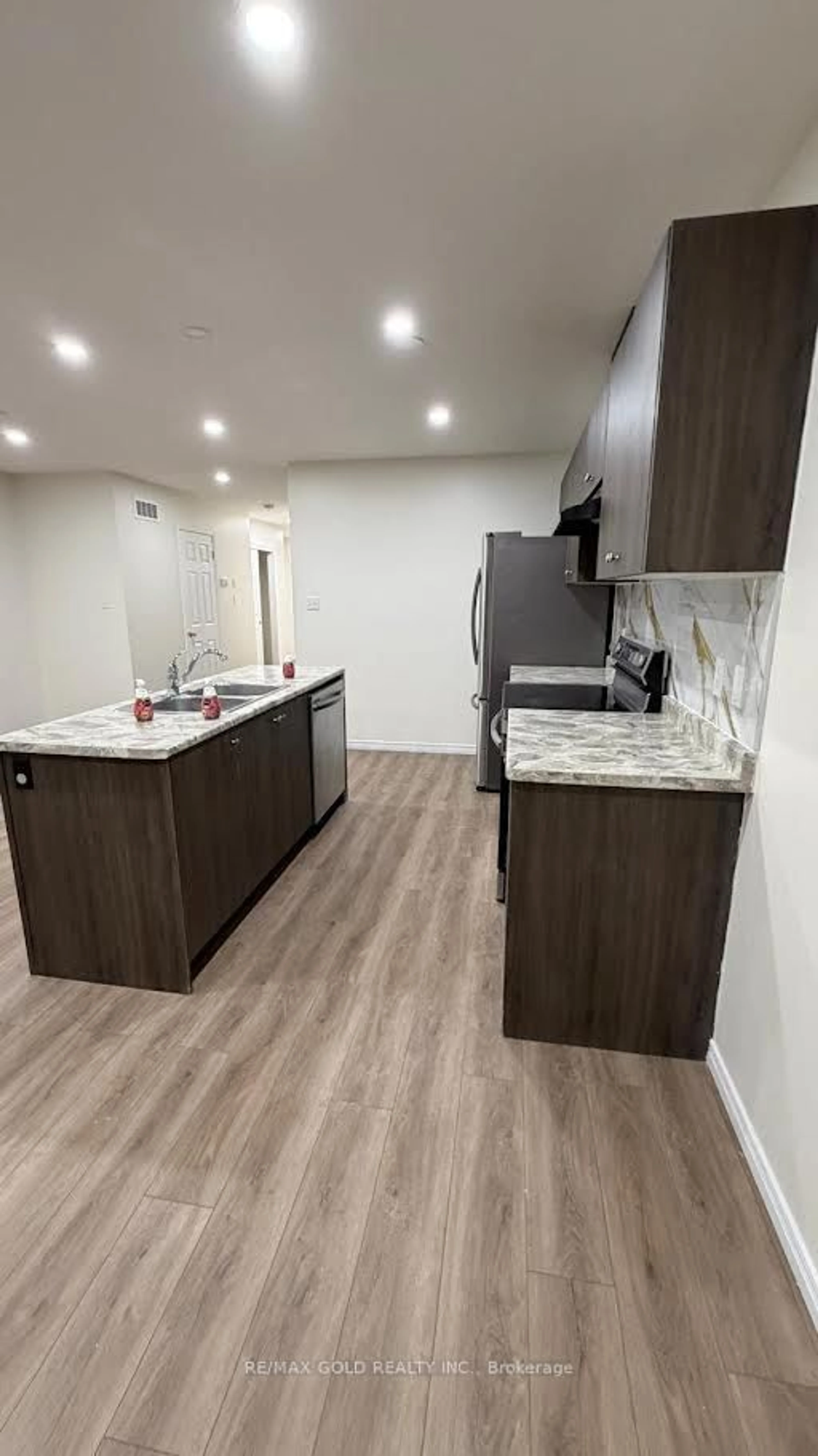 Standard kitchen, unknown for 5 West Mill St, North Dumfries Ontario N0B 1E0