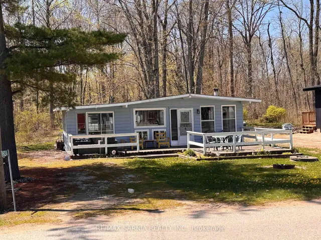 9924 LAKE Rd, Lambton Shores 3