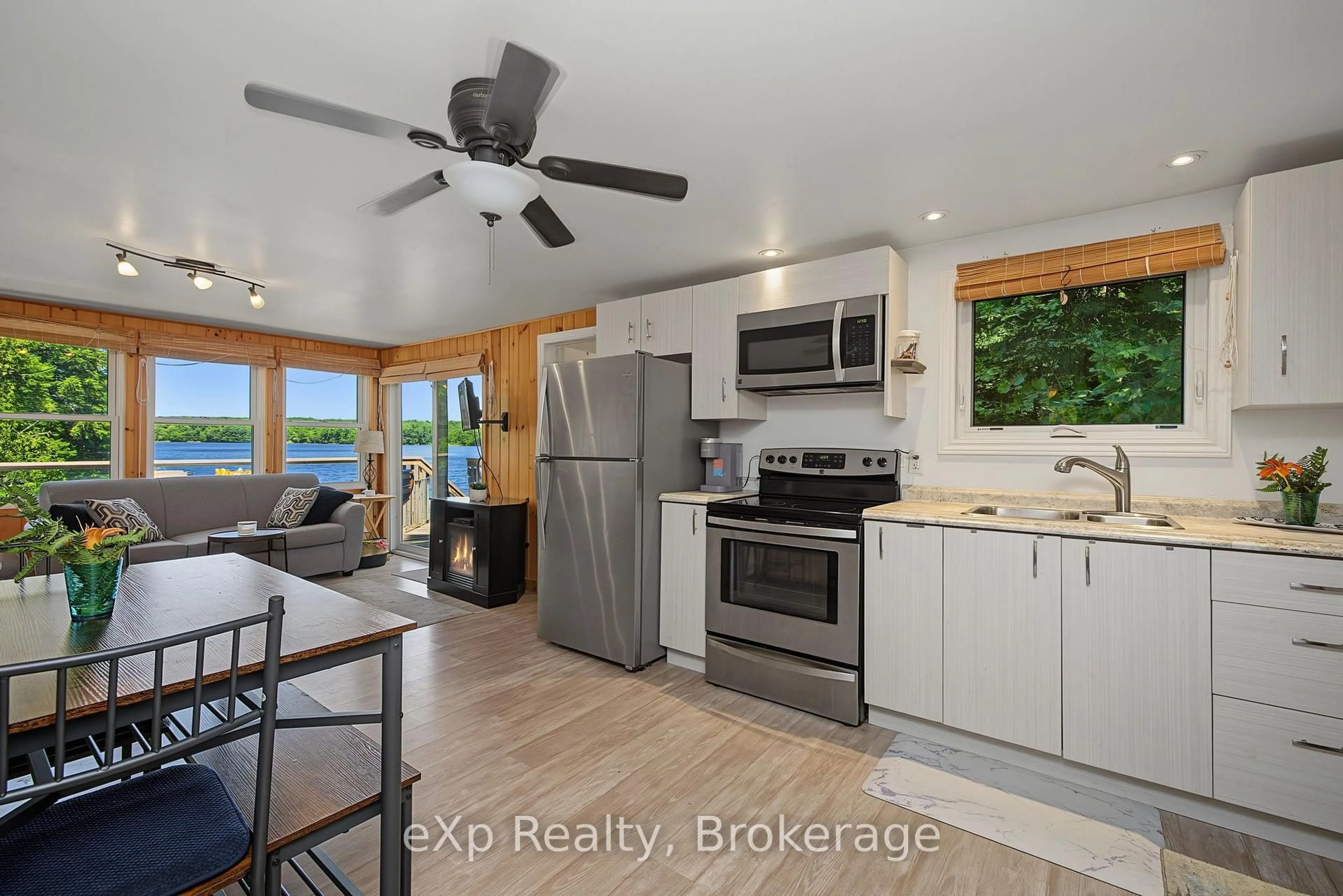 Open concept kitchen, unknown for 31 Loon Echo Tr, Seguin Ontario P2A 2W8