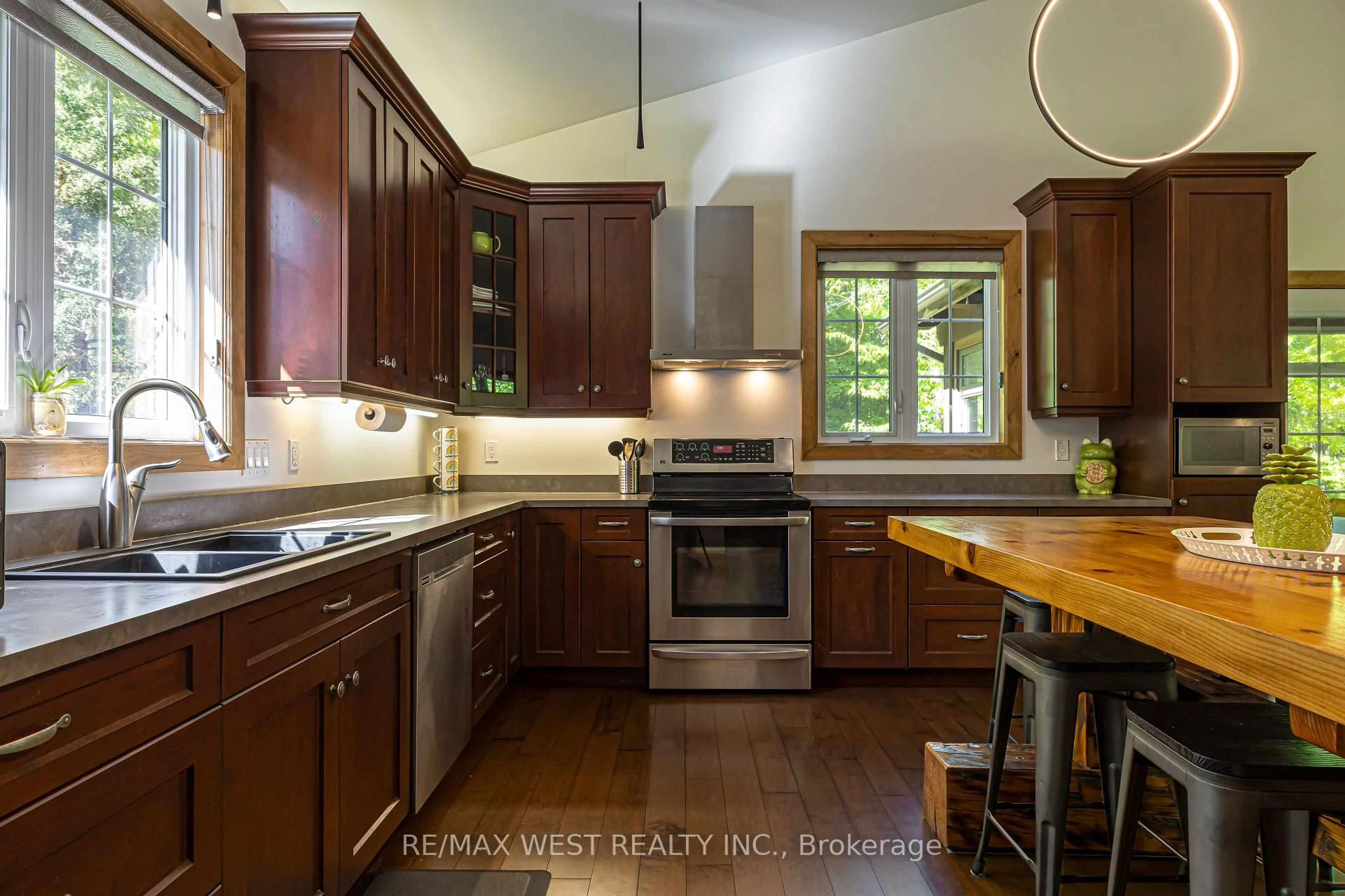 Contemporary kitchen, unknown for 215 Flatrock Rd, Belleville Ontario K0K 2Y0