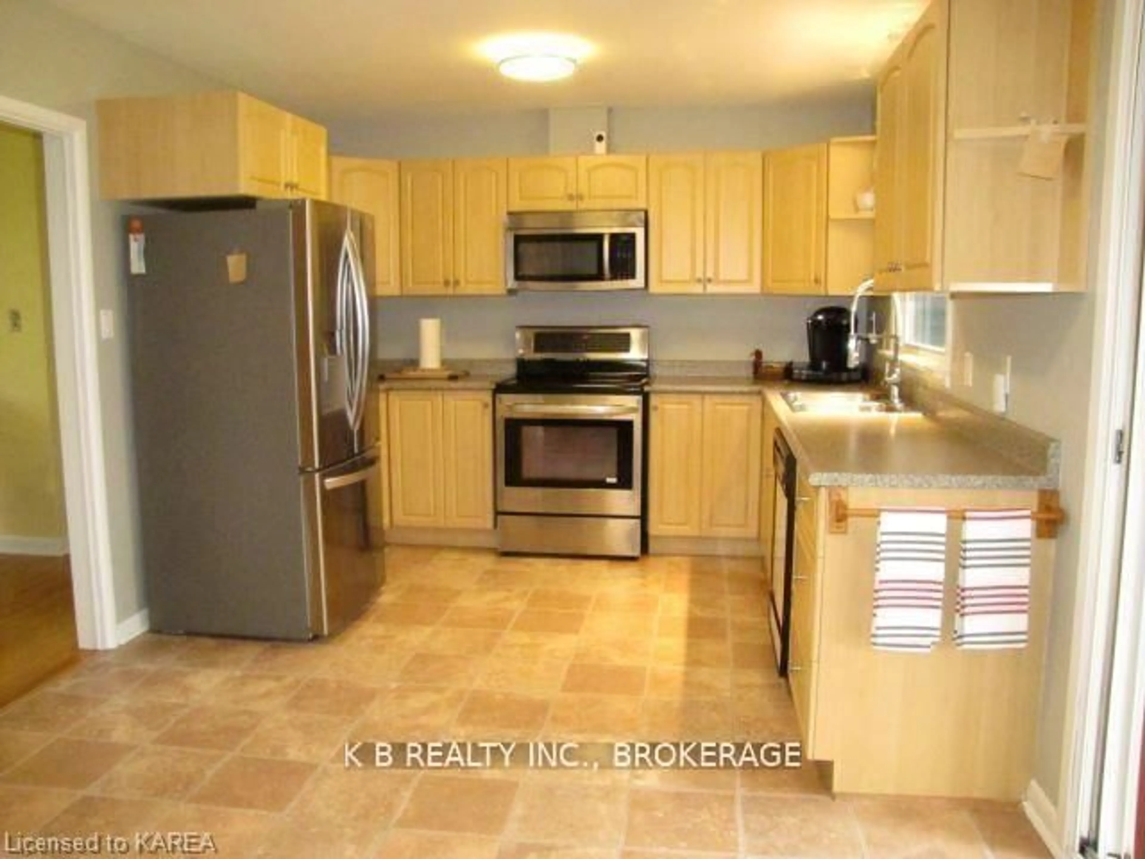 Standard kitchen, ceramic/tile floor for 103 PARK Dr, Bath Ontario K0H 1G0