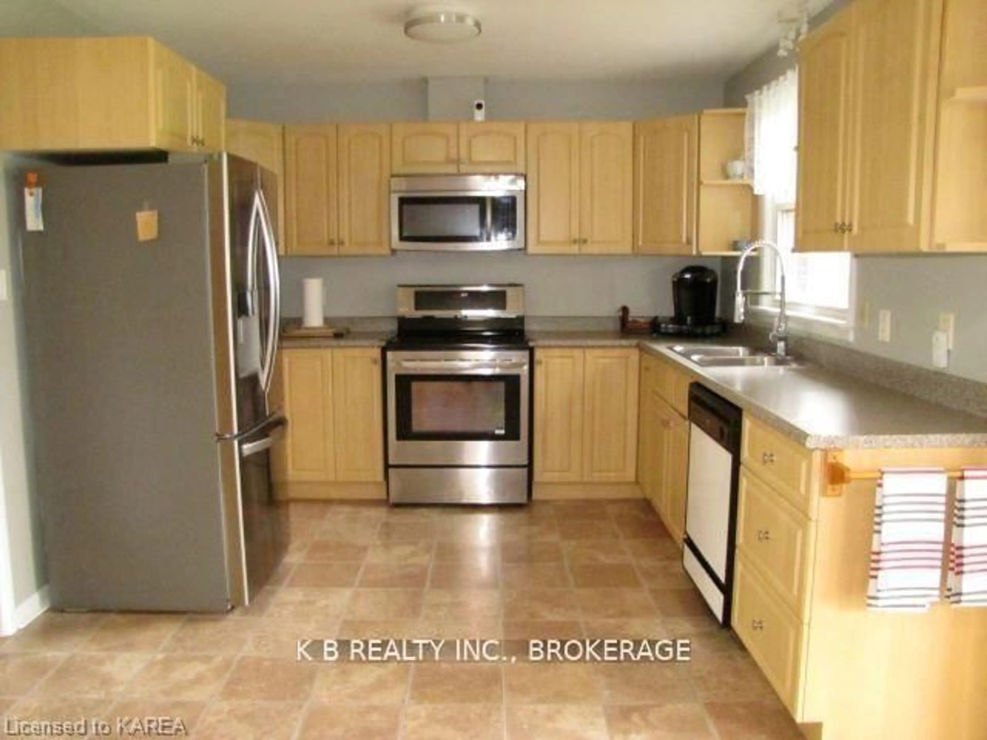 Standard kitchen, unknown for 103 PARK Dr, Bath Ontario K0H 1G0