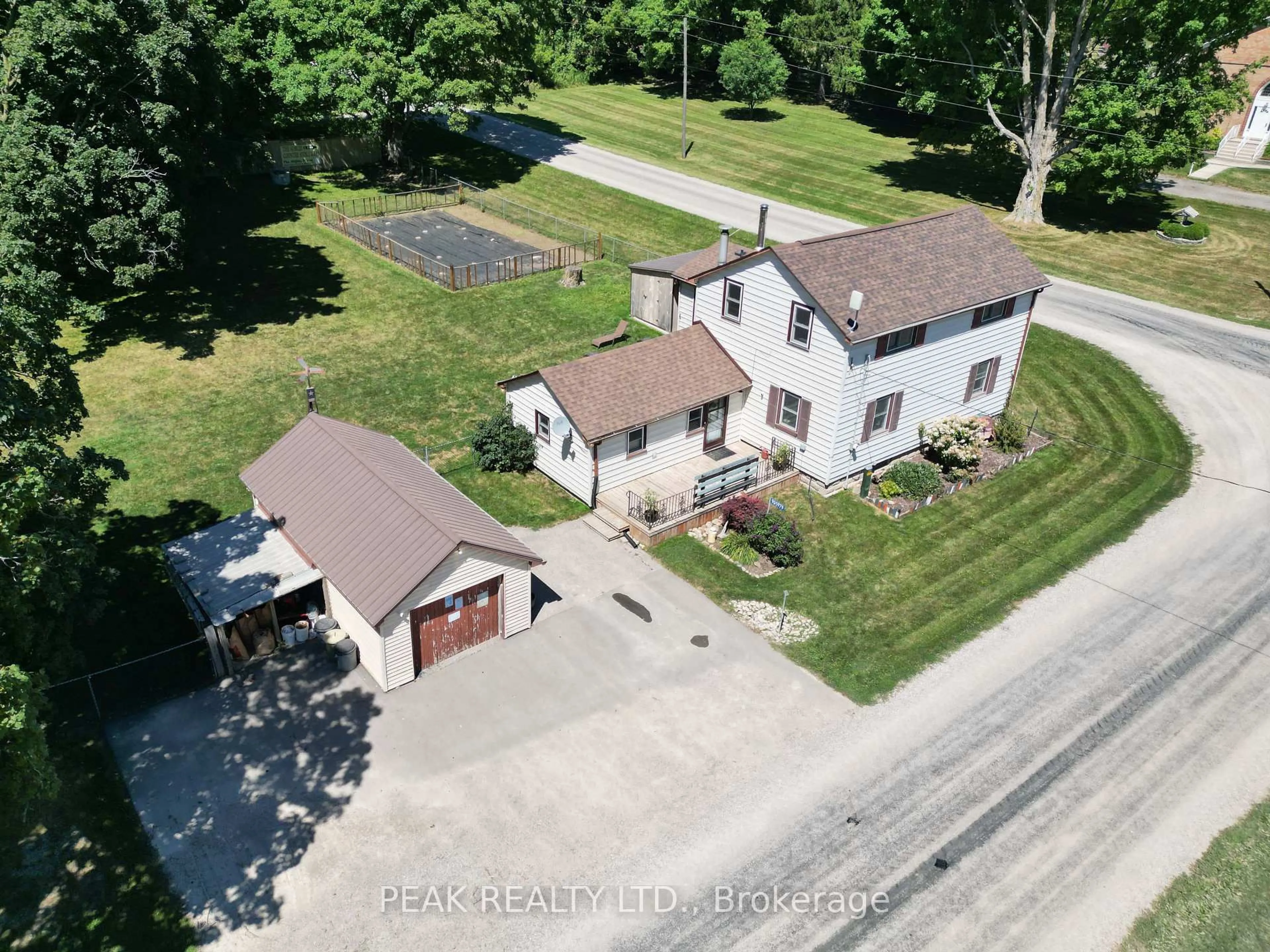 A pic from outside/outdoor area/front of a property/back of a property/a pic from drone, street for 905979 Township Road 12 Rd, Blandford-Blenheim Ontario N0J 1B0