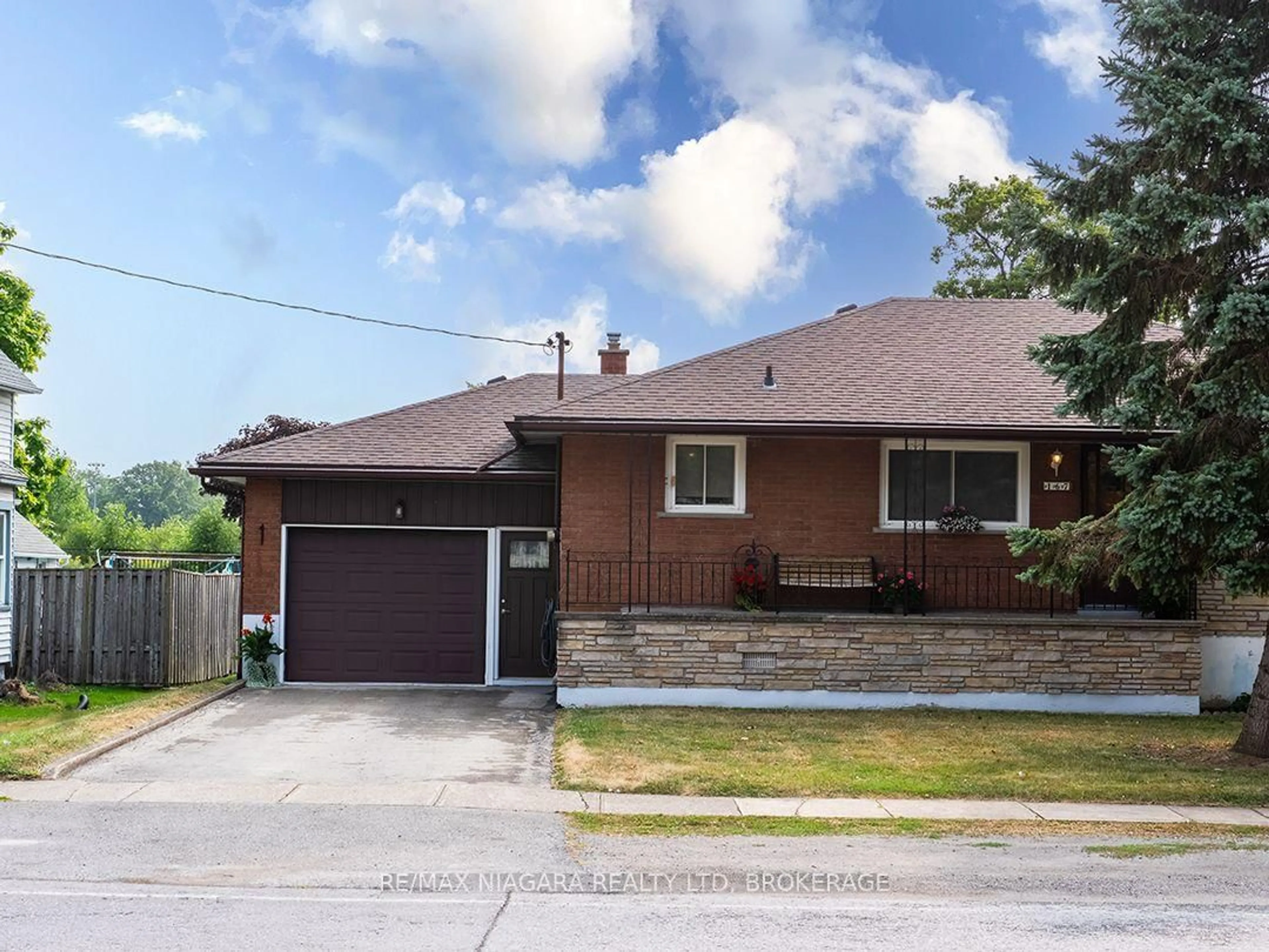 Home with brick exterior material, street for 167 Wellington St, Port Colborne Ontario L3K 2K1
