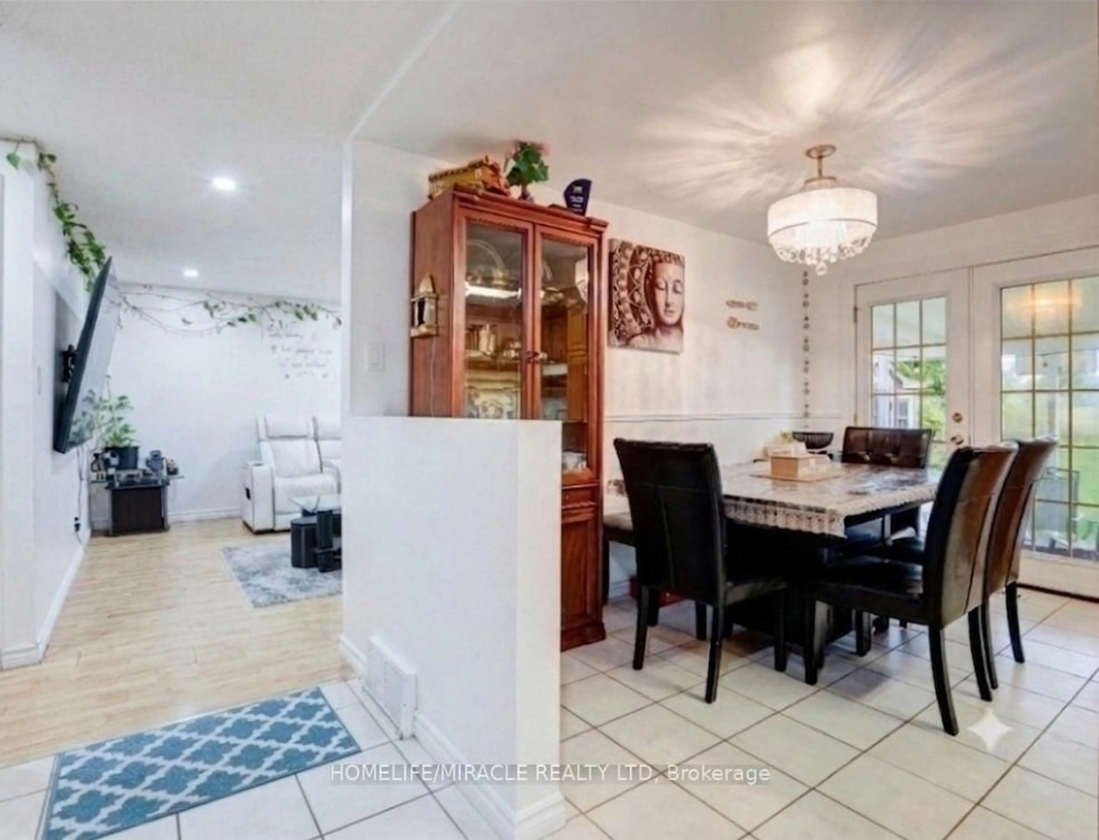 Dining room, ceramic/tile floor for 128 Macatee Pl, Cambridge Ontario N1R 6Z8