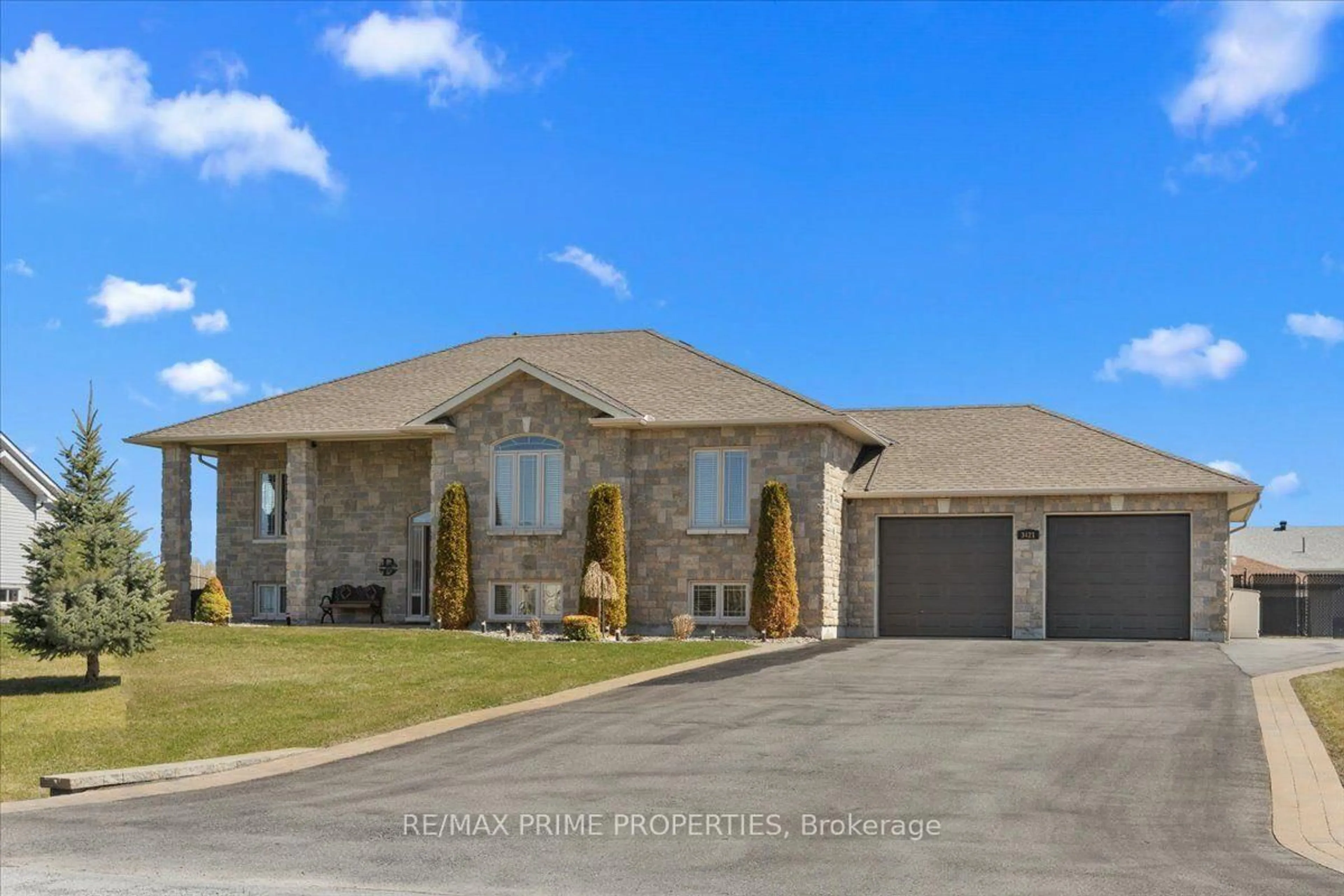 Home with brick exterior material, street for 3421 Summerbreeze Dr, Osgoode Ontario K0A 2W0