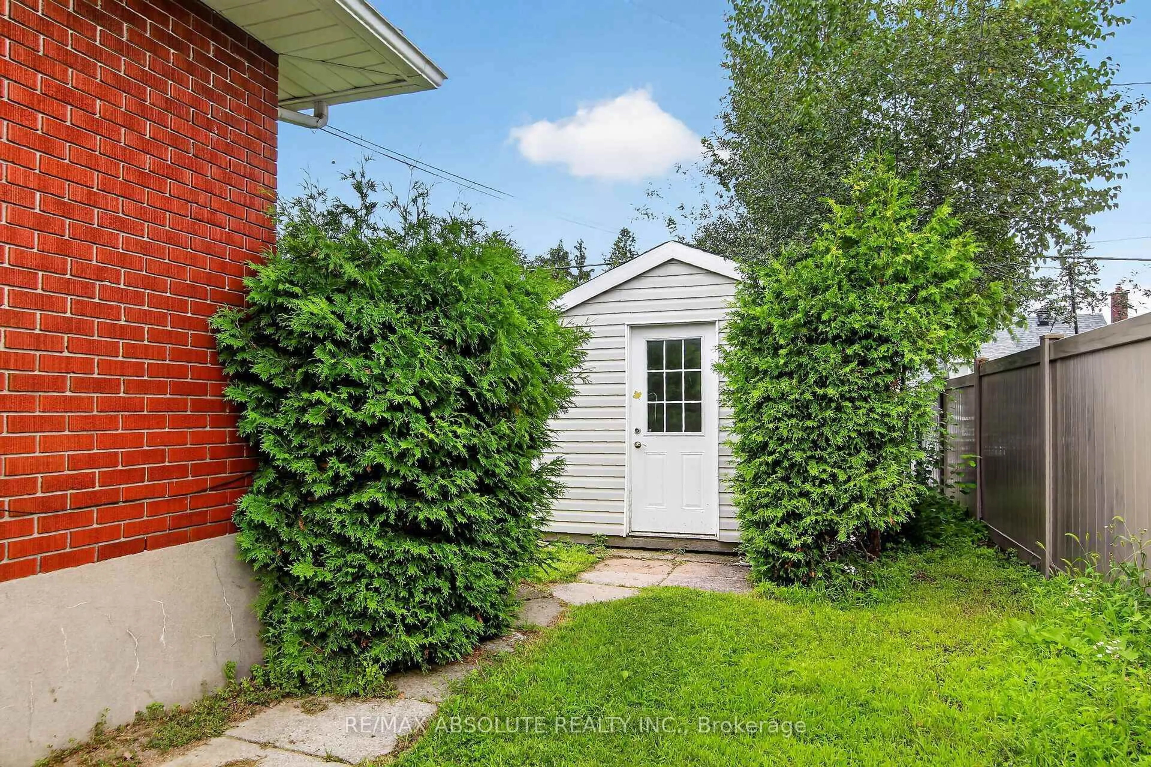 Shed for 511 Penhill Ave, Ottawa Ontario K1G 0V5