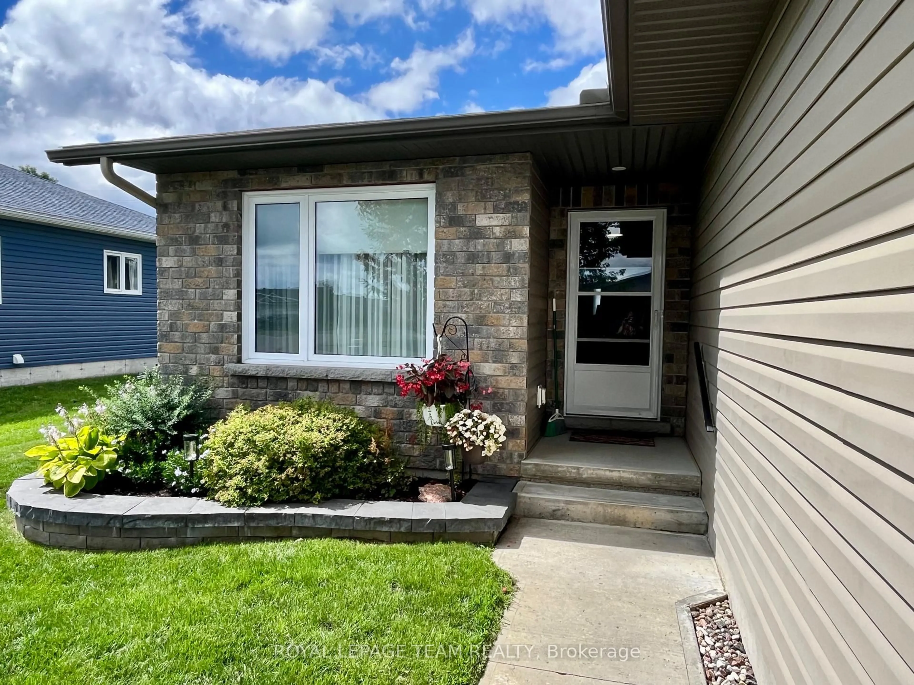 Unknown for 14 Otteridge Ave, Renfrew Ontario K7V 0A1