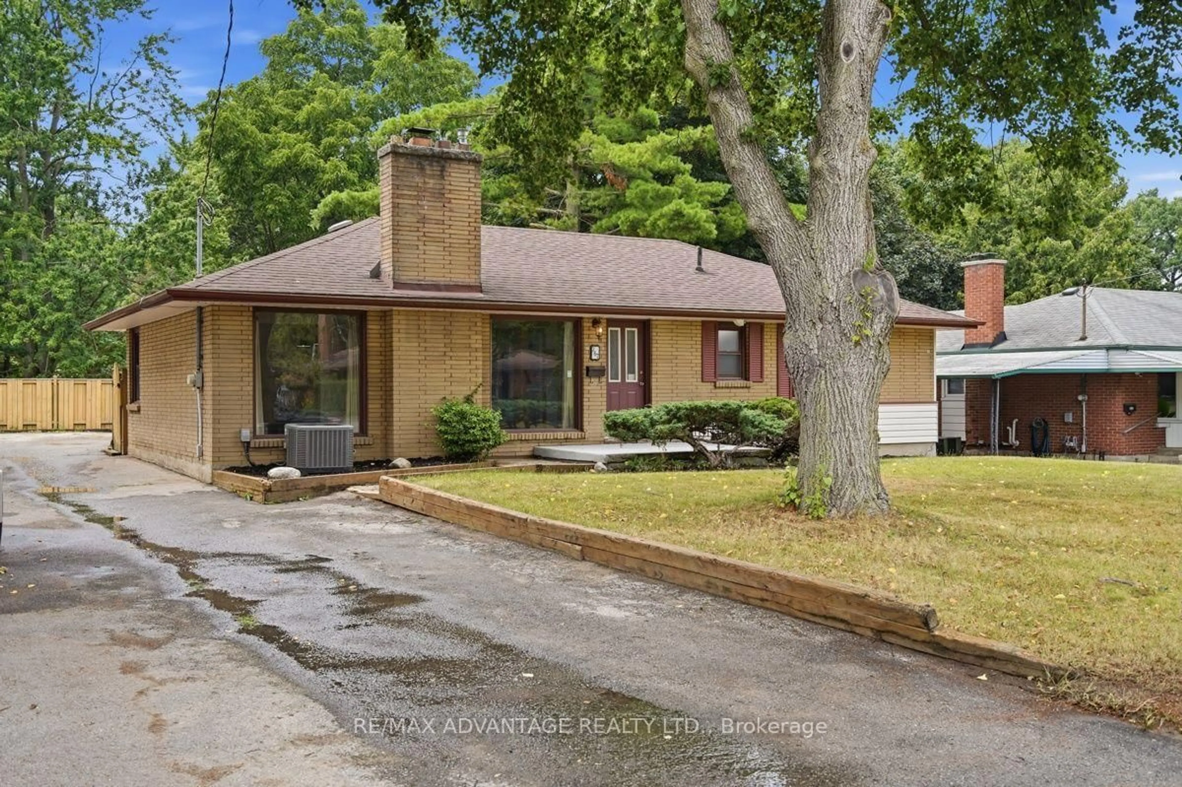 Home with brick exterior material, street for 367 Brock St, London South Ontario N6K 2M3