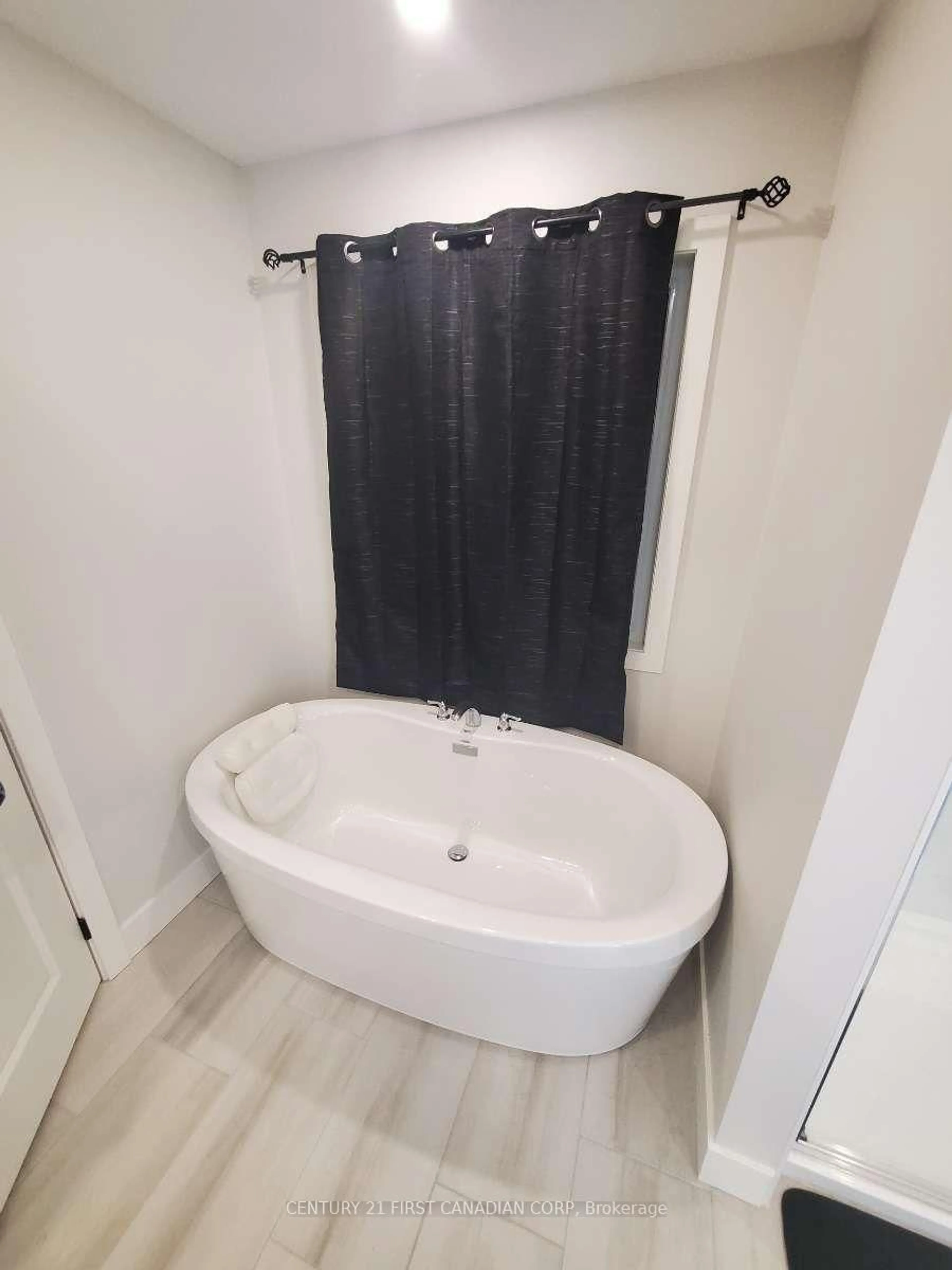 Standard bathroom, unknown for 44 Kelly Dr, Zorra Ontario N0M 2M0