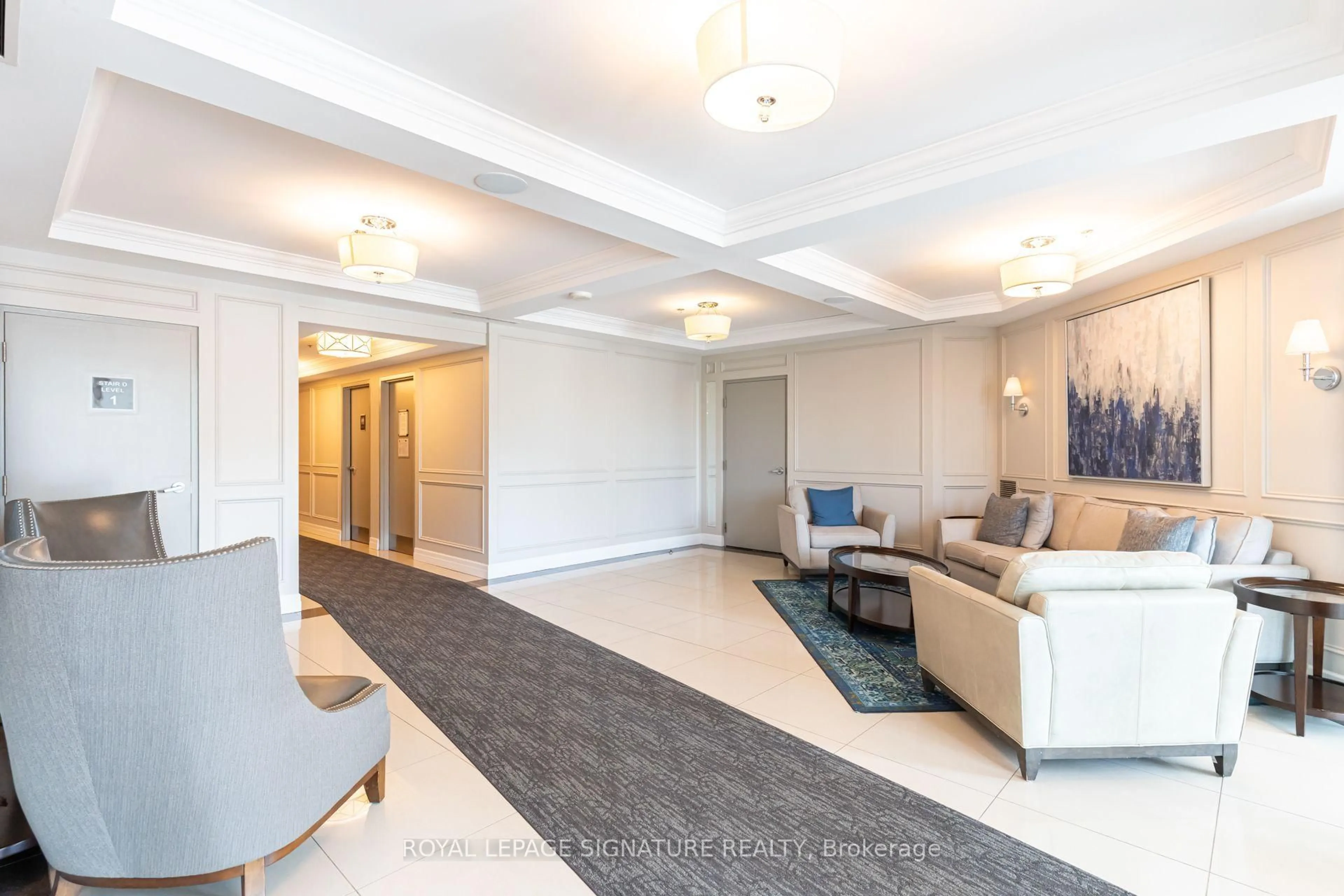 Indoor foyer for 144 Park St #506, Waterloo Ontario N2L 0B6