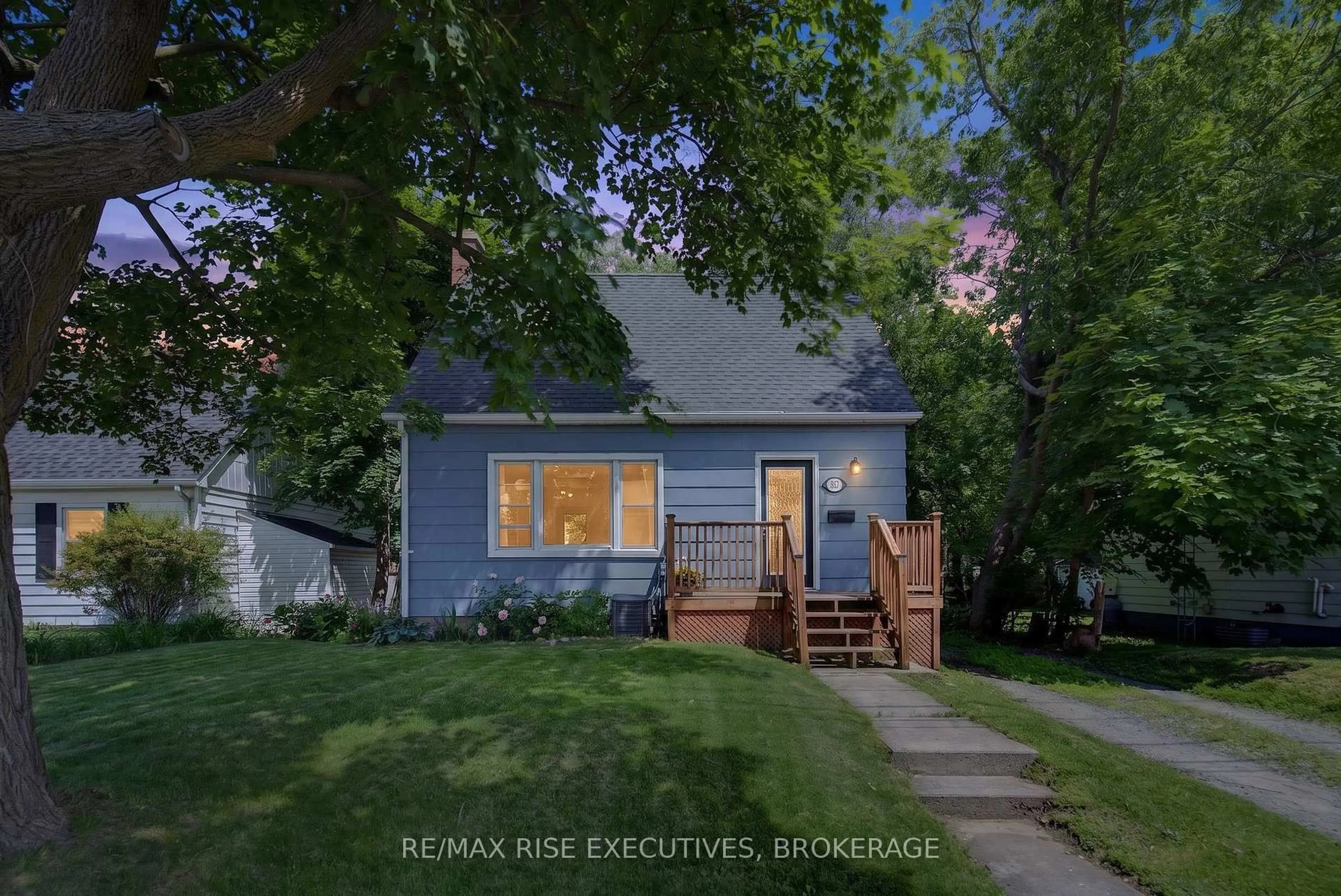 Unknown for 807 Brock St, Kingston Ontario K7L 1W6
