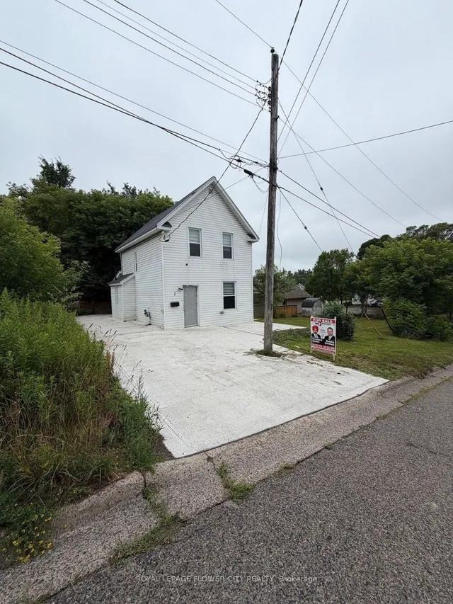 7 Hearst St, Sault Ste Marie 2