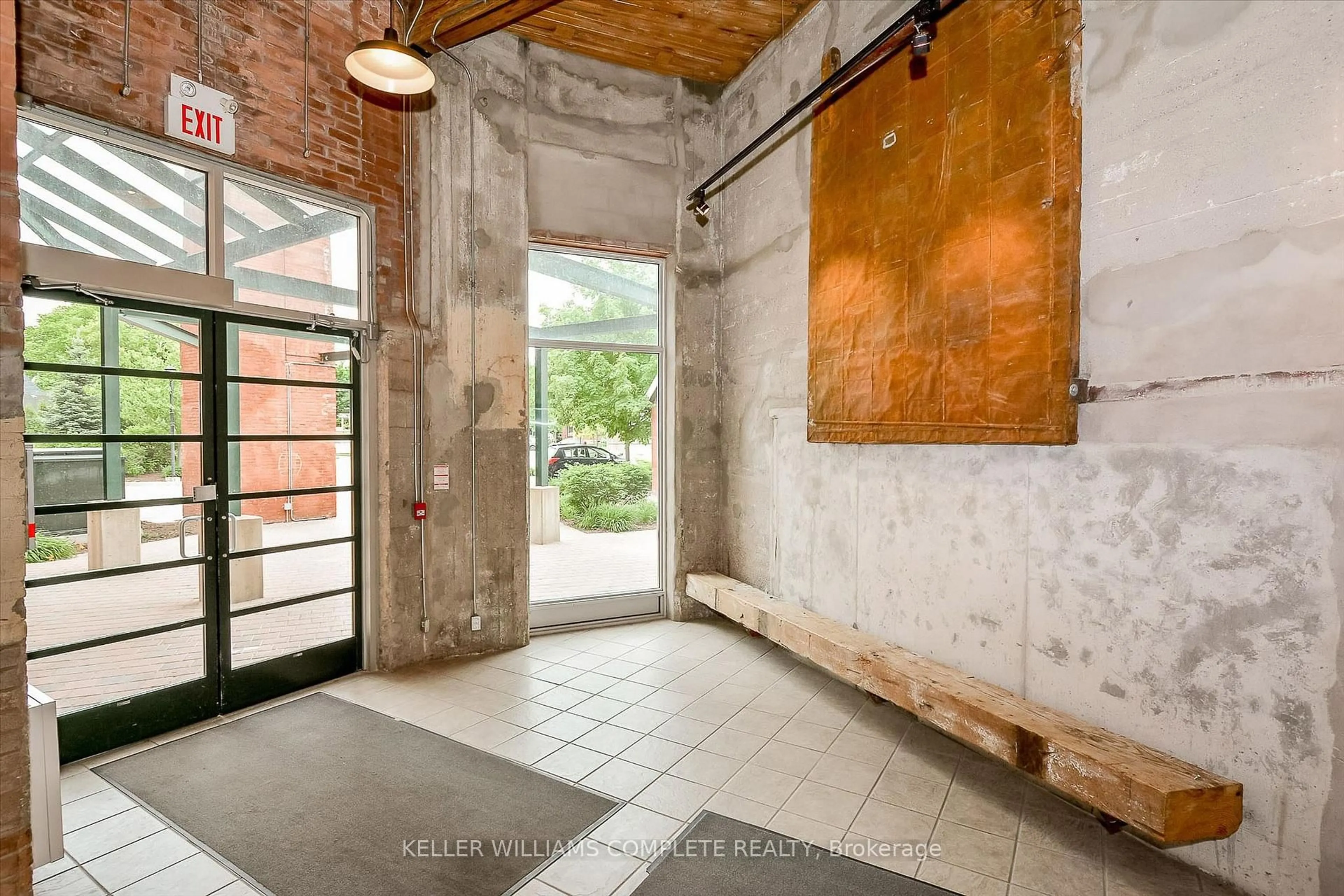 Indoor foyer for 26 Ontario St #127, Guelph Ontario N1E 7K1