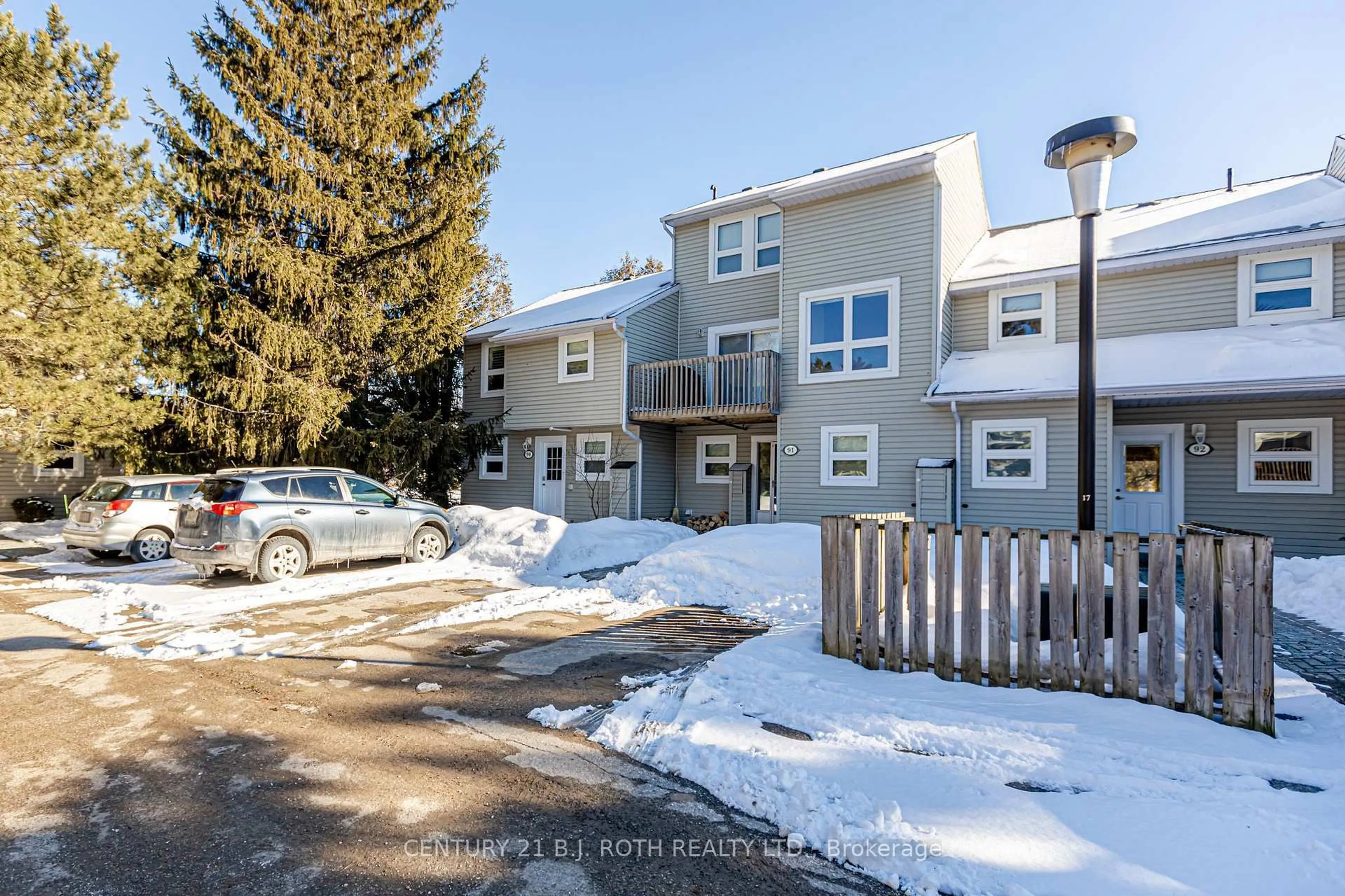 A pic from outside/outdoor area/front of a property/back of a property/a pic from drone, street for 127 Alfred St #90, Blue Mountains Ontario N0H 2P0