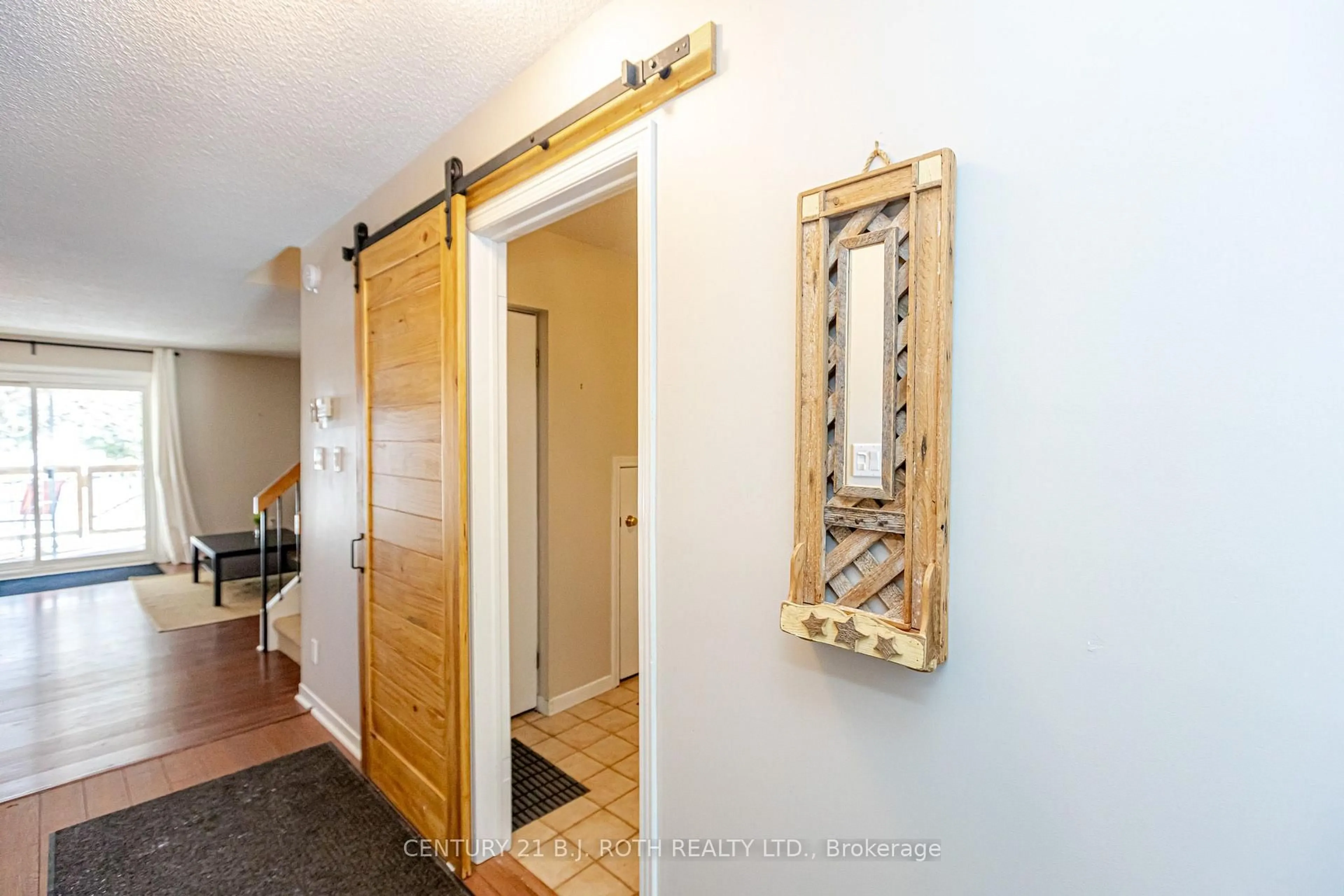 Indoor entryway for 127 Alfred St #90, Blue Mountains Ontario N0H 2P0
