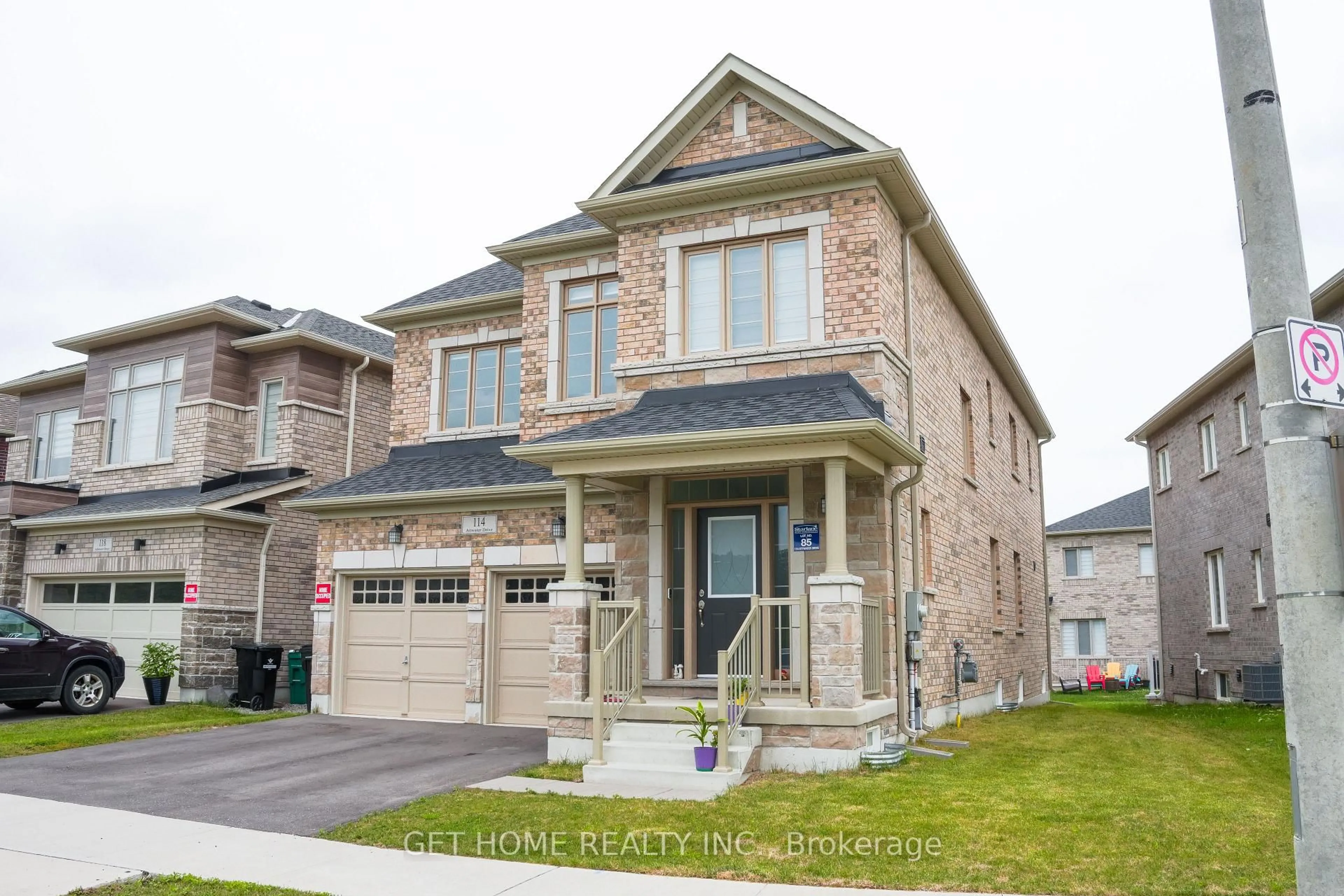 Home with brick exterior material, street for 114 Attwater Dr, Cambridge Ontario N1T 0G6
