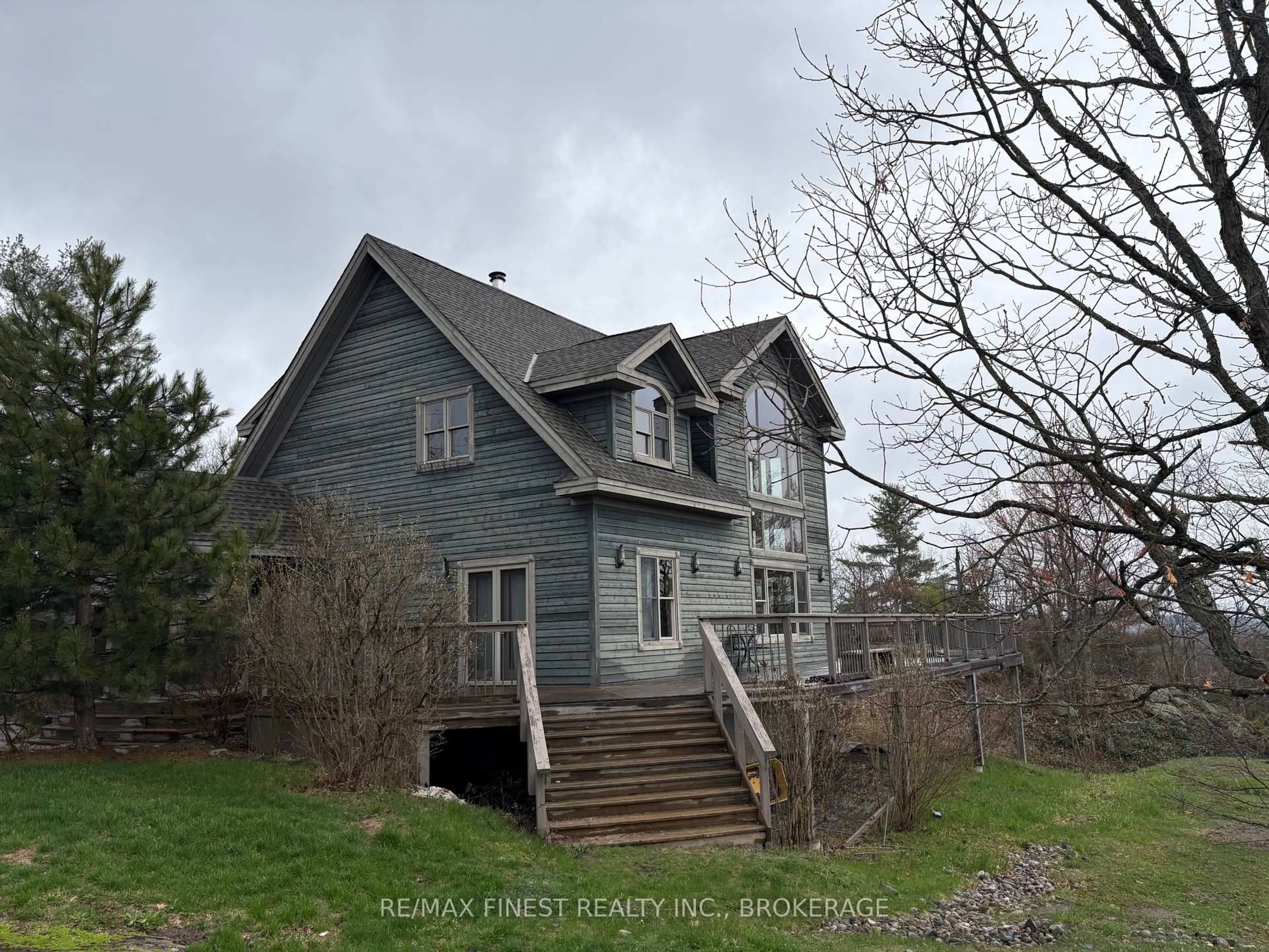 A pic from outside/outdoor area/front of a property/back of a property/a pic from drone, unknown for 1035 Sweetfern Lane, Inverary Ontario K0H 1X0