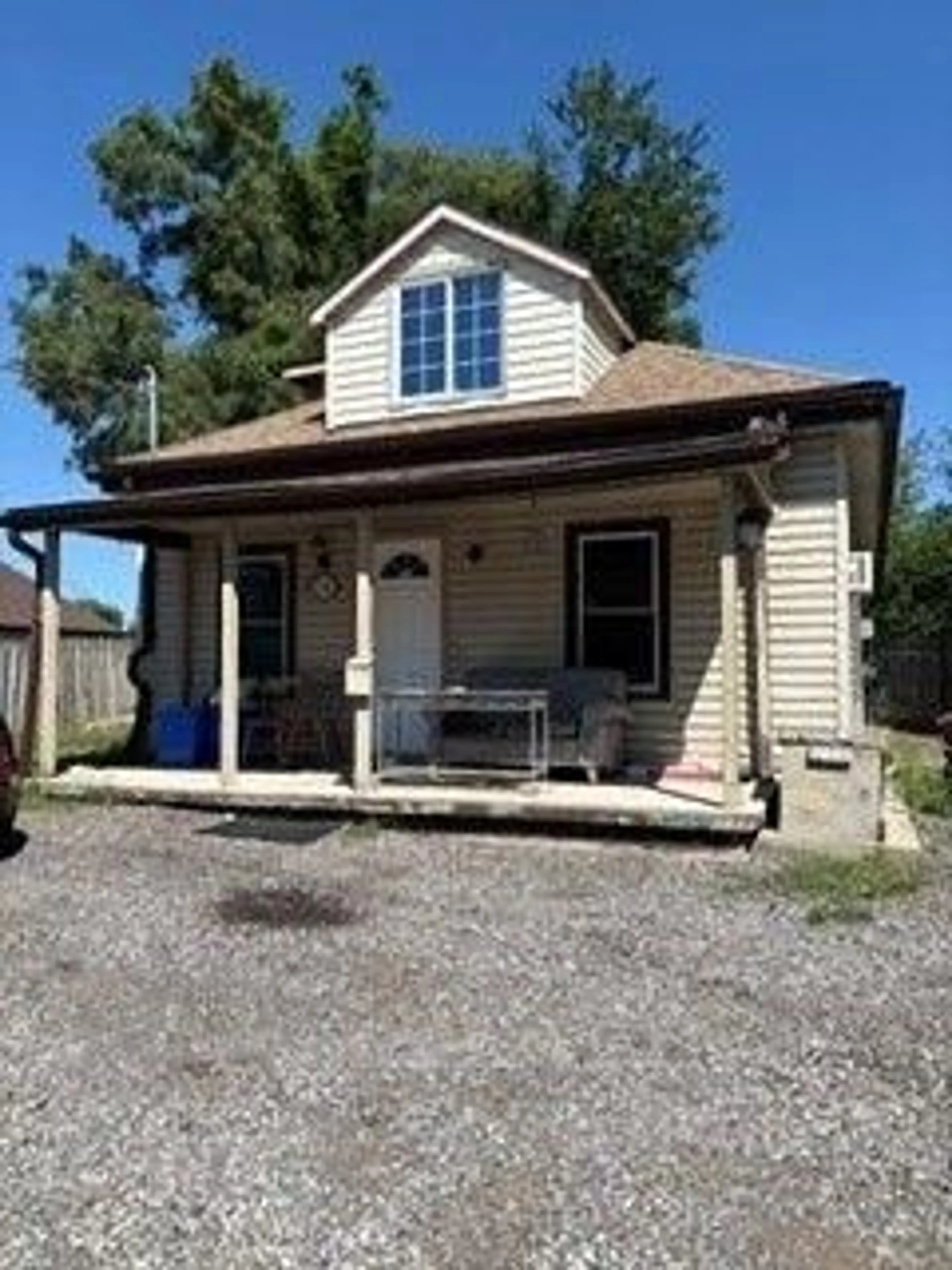 Unknown for 1136 Brydges St, London East Ontario N5W 2B7