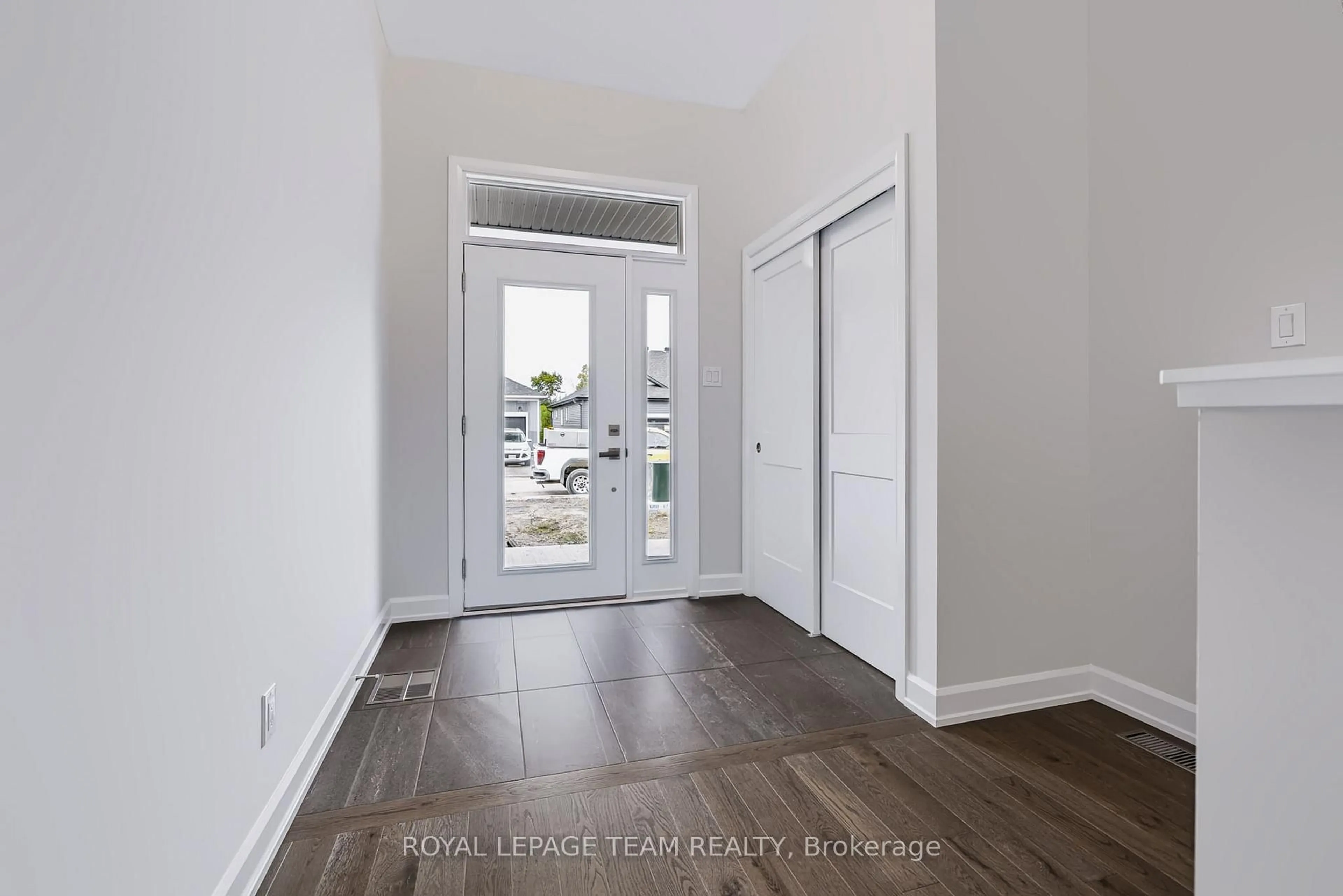 Indoor entryway for 237 Hannam Bud Way, Ottawa Ontario K4M 0T7