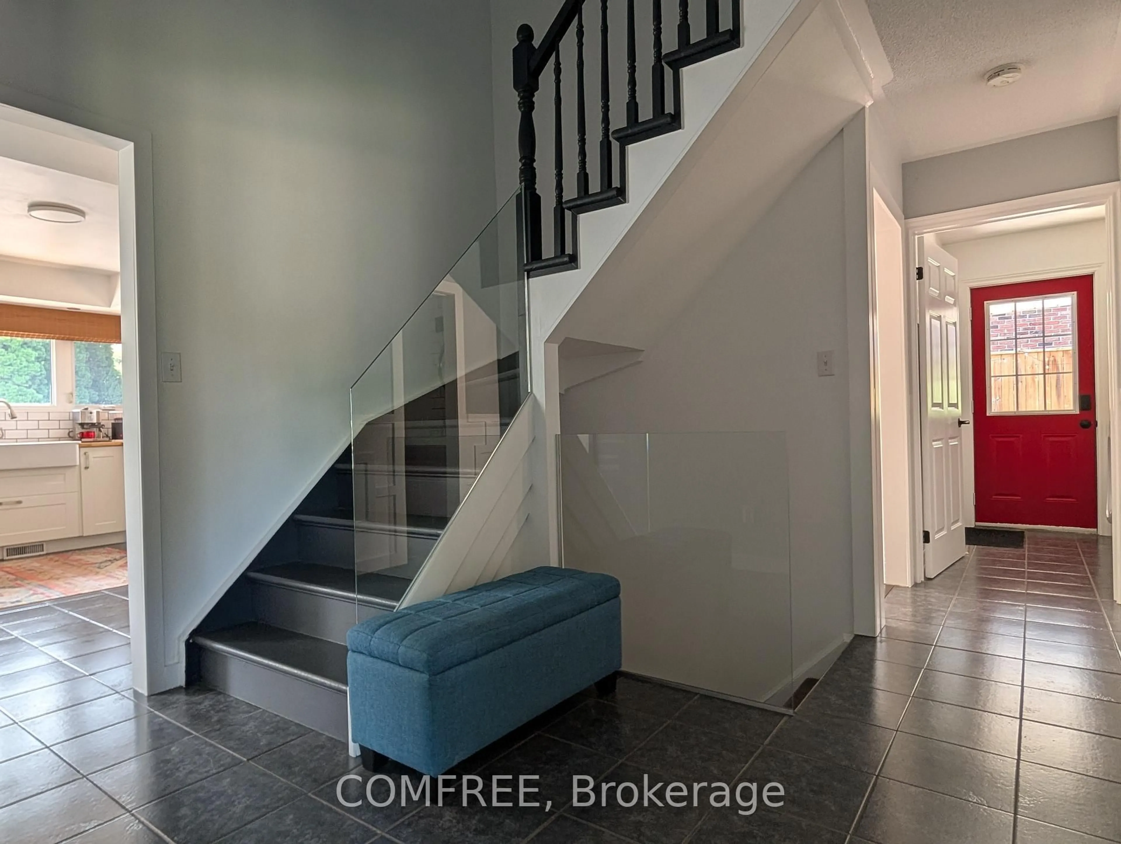 Stairs for 12 Millbridge Cres, Pelham Ontario L0S 1E1