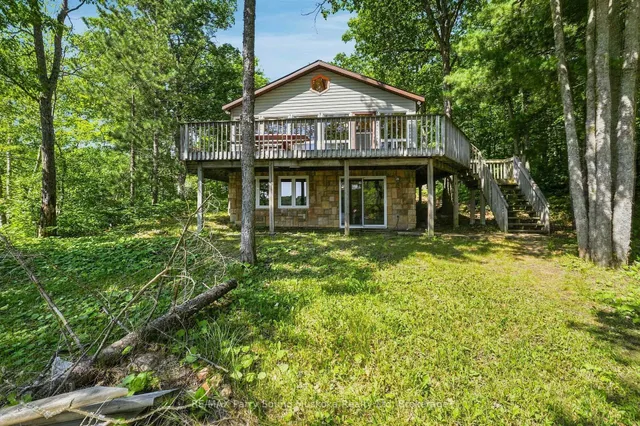 889 185 WA Horseshoe Lake, Seguin 2