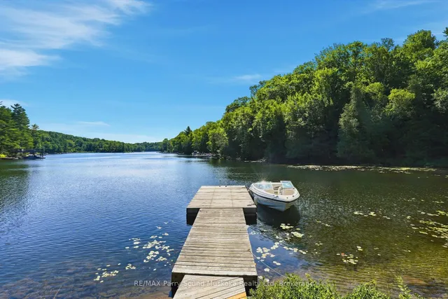 889 185 WA Horseshoe Lake, Seguin 4